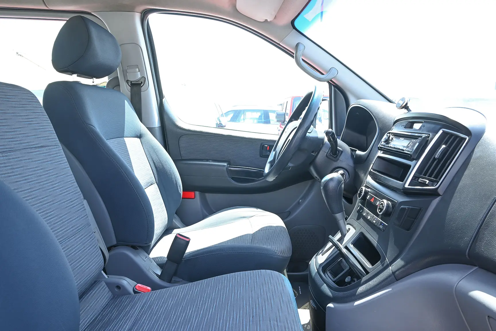 Hyundai  H1 12-Seater Wagon 2018