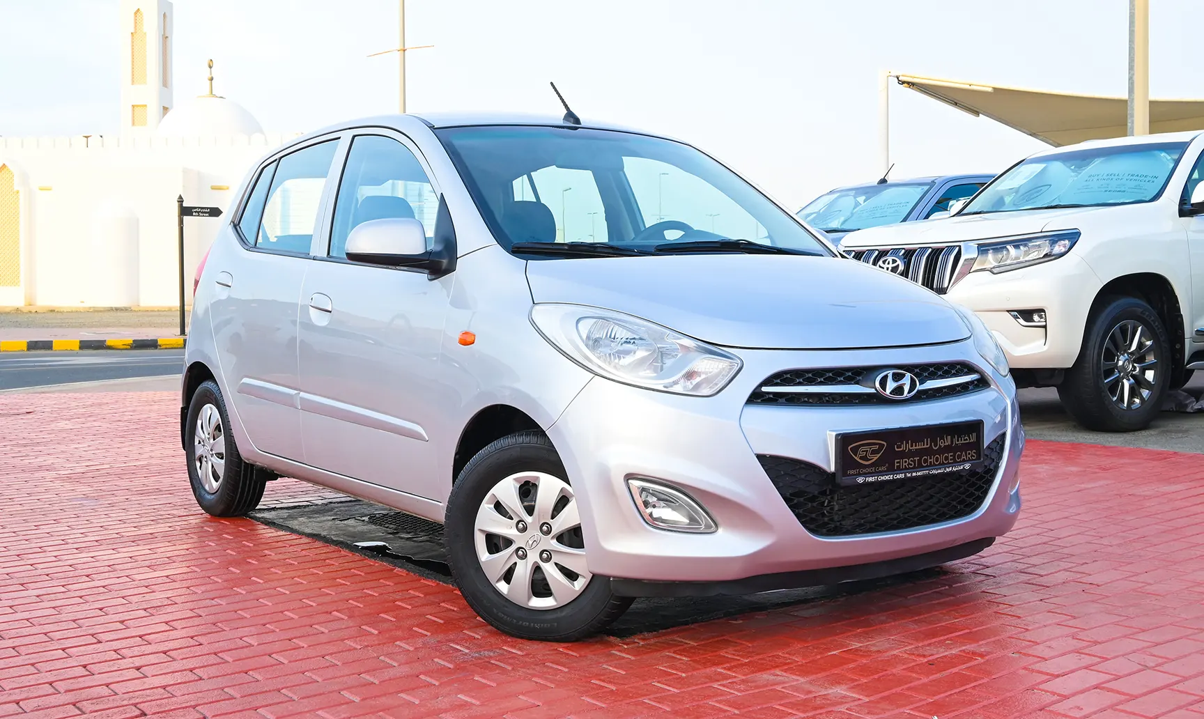 Used 2015 Hyundai i10 GL Silver – Right Front Diagonal (45°) View at First Choice Cars Sharjah