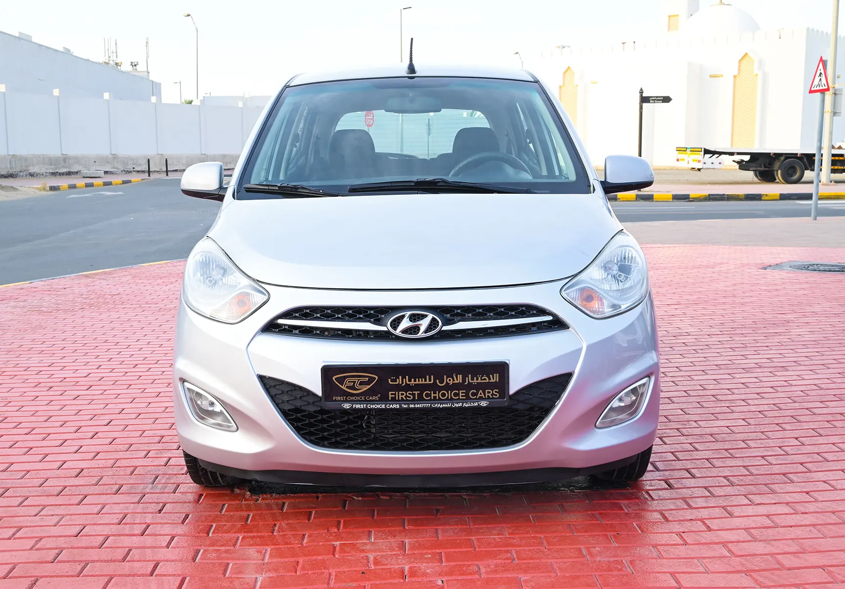 Used 2015 Hyundai i10 GL Silver – Front View at First Choice Cars Sharjah