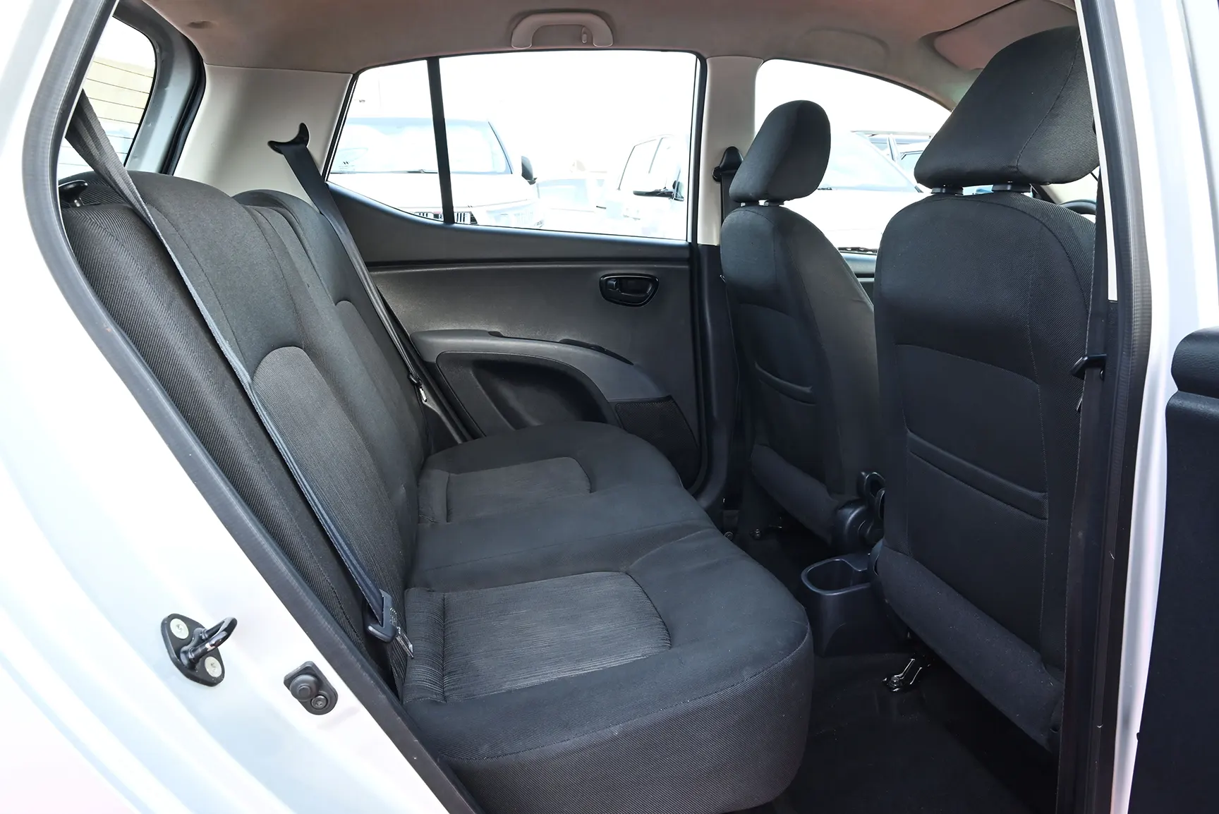 Used 2015 Hyundai i10 GL Silver – Rear Passenger Side Cabin View at First Choice Cars Sharjah