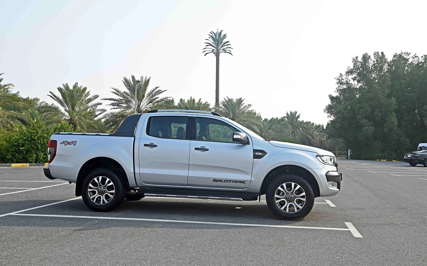 Used 2021 Ford Ranger XLT in Silver – Right Side View for Sale at First Choice Cars Dubai Sharjah