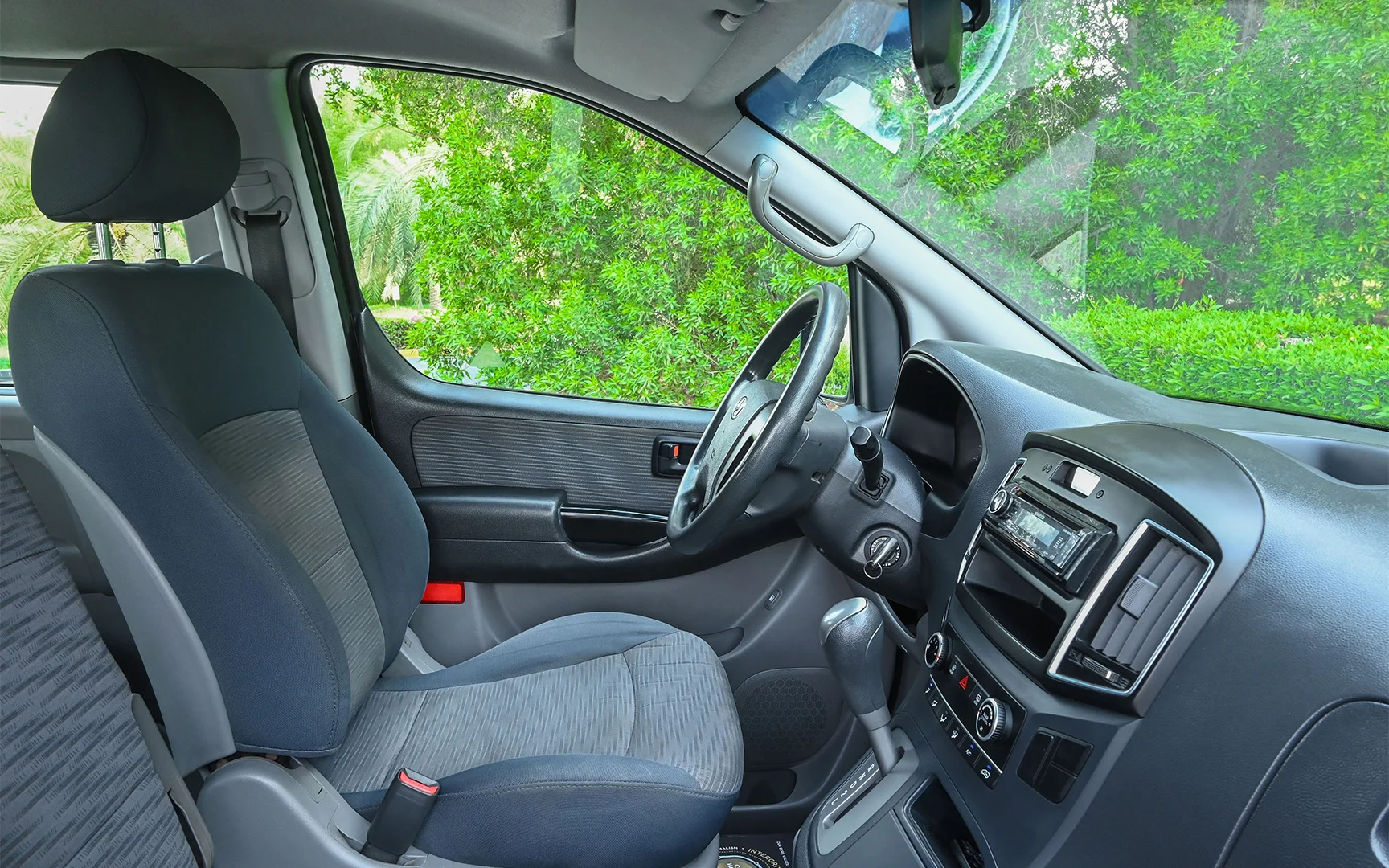 Hyundai  H1 12-Seater Wagon 2018