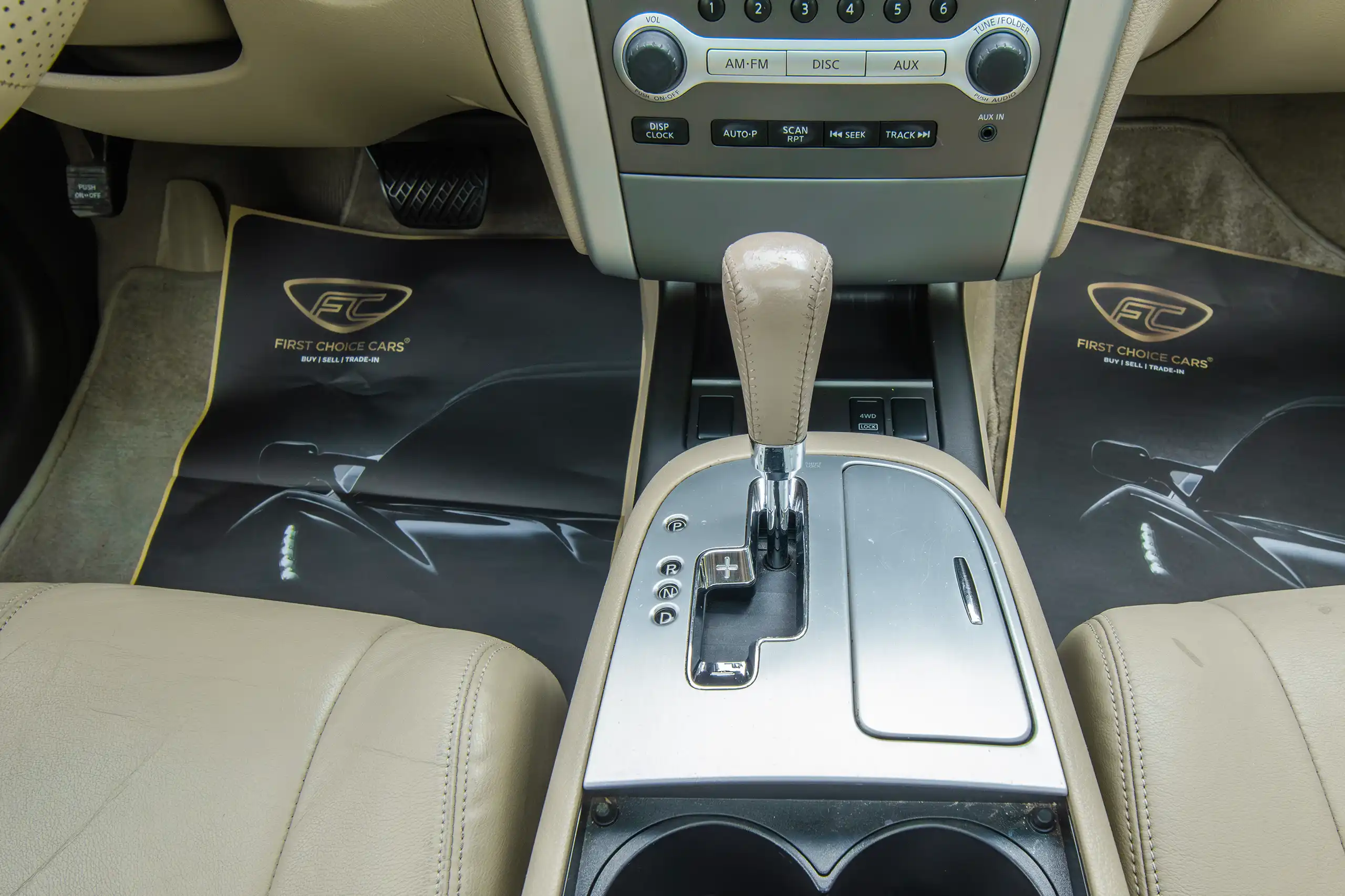 Used 2015 Nissan Murano SL Grey – Center Console & Gear Shifter at First Choice Cars Sharjah