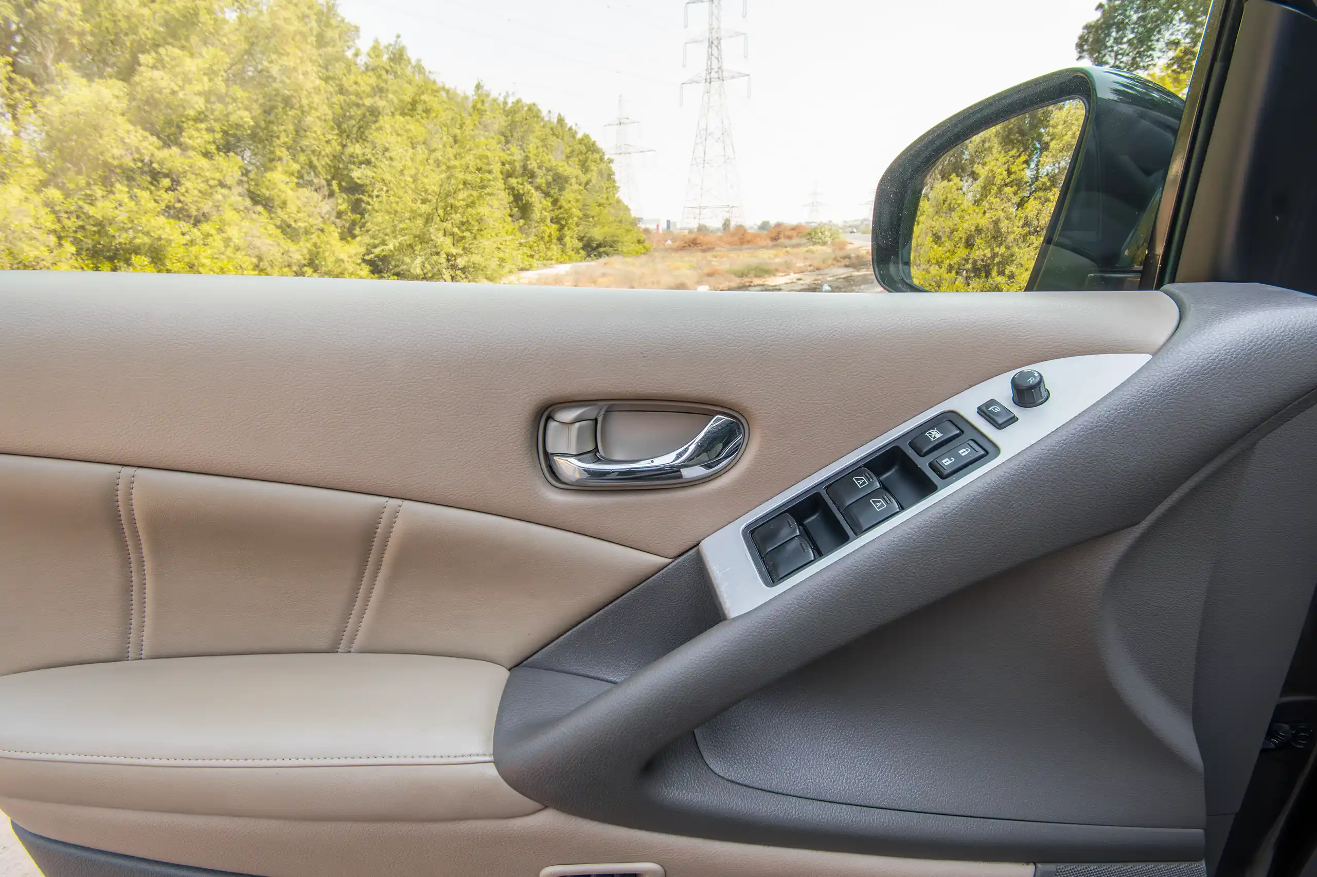 Used 2015 Nissan Murano SL Grey – Driver Door Panel Full View at First Choice Cars Sharjah