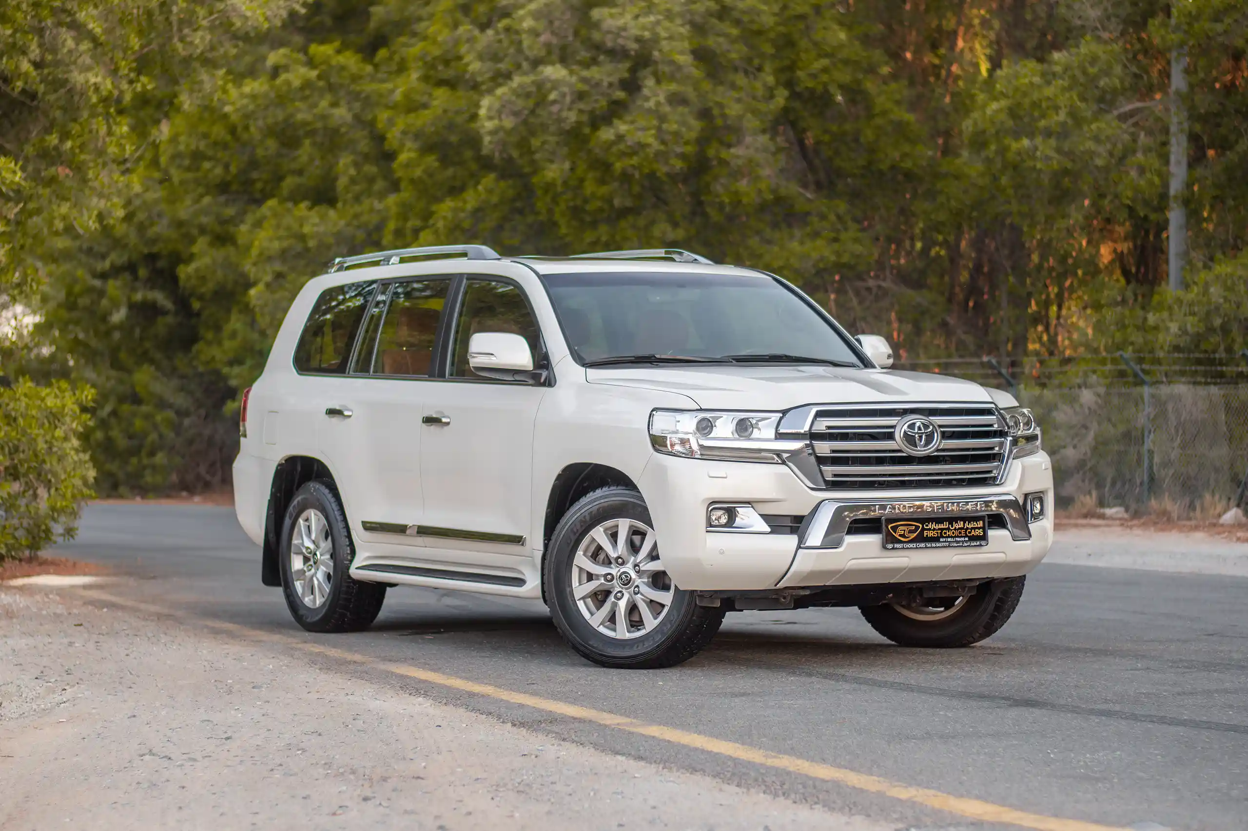 Used 2016 Toyota Land Cruiser Gxr 5.7L V8 White – Right Front Diagonal (45°) View at First Choice Cars Sharjah
