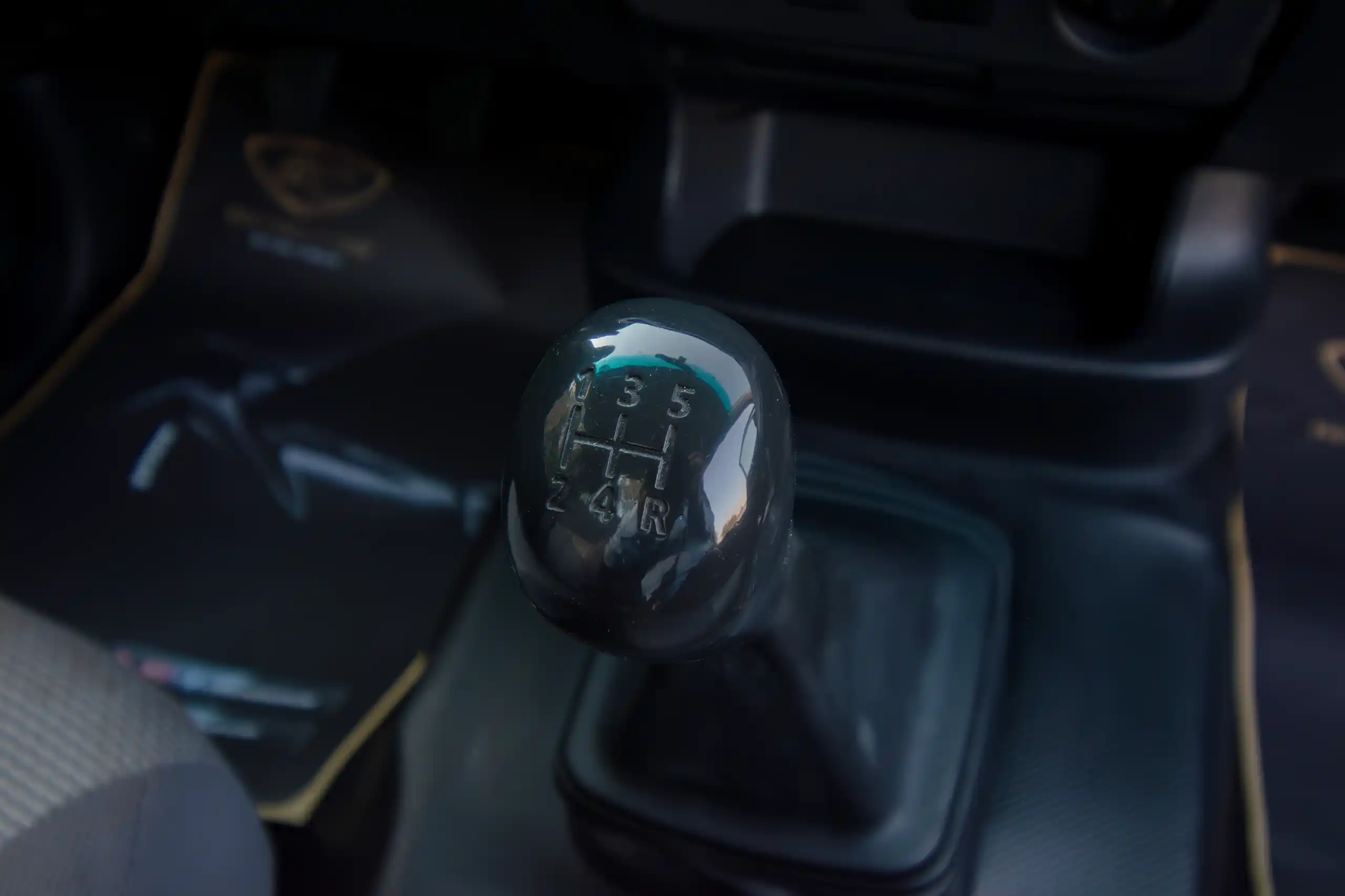 Used 2021 Mitsubishi L200 Single Cab GL White – Center Console & Gear Shifter at First Choice Cars Sharjah