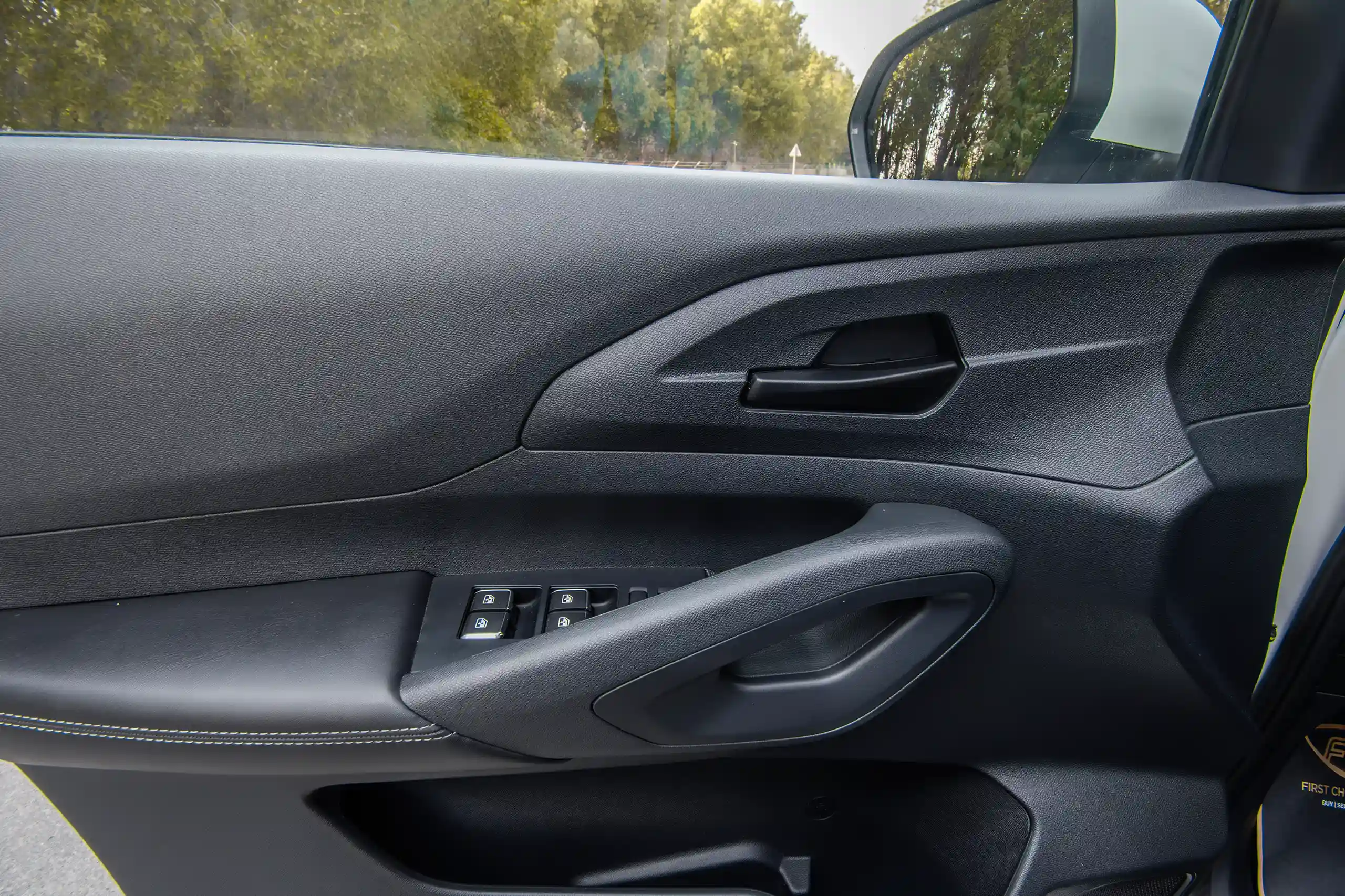 Used 2023 Peugeot Landtrek Double Cabin 4x2 White – Driver Door Panel Full View at First Choice Cars Sharjah