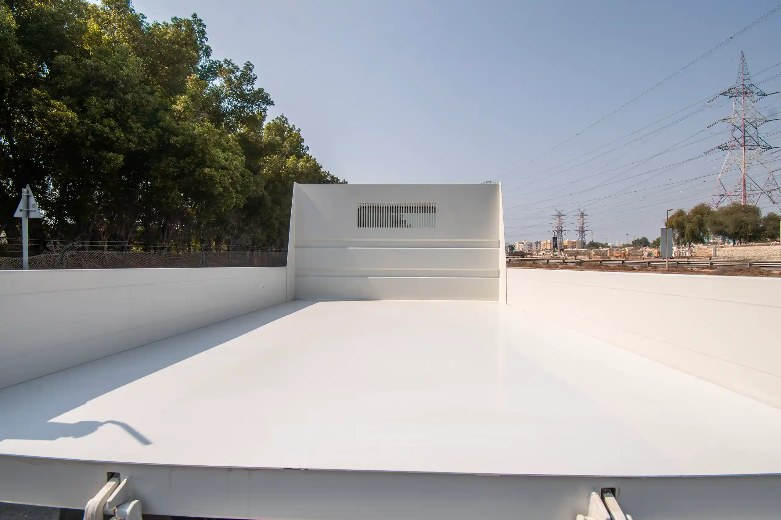 Used 2024 Mitsubishi Canter Tipper White – Cargo Box Inside View at First Choice Cars Sharjah