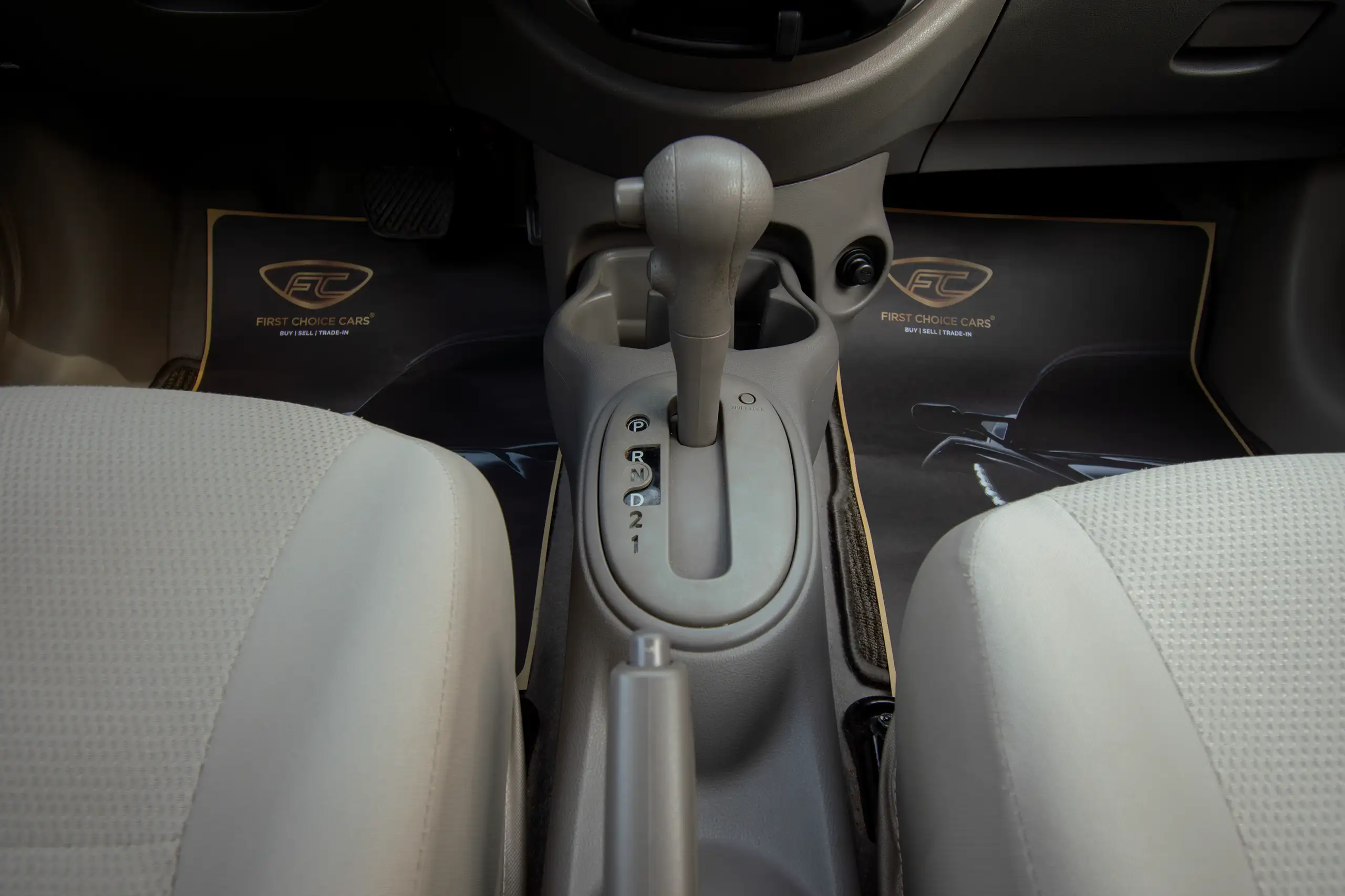 Used 2023 Nissan Sunny Sv Silver – Center Console & Gear Shifter at First Choice Cars Sharjah