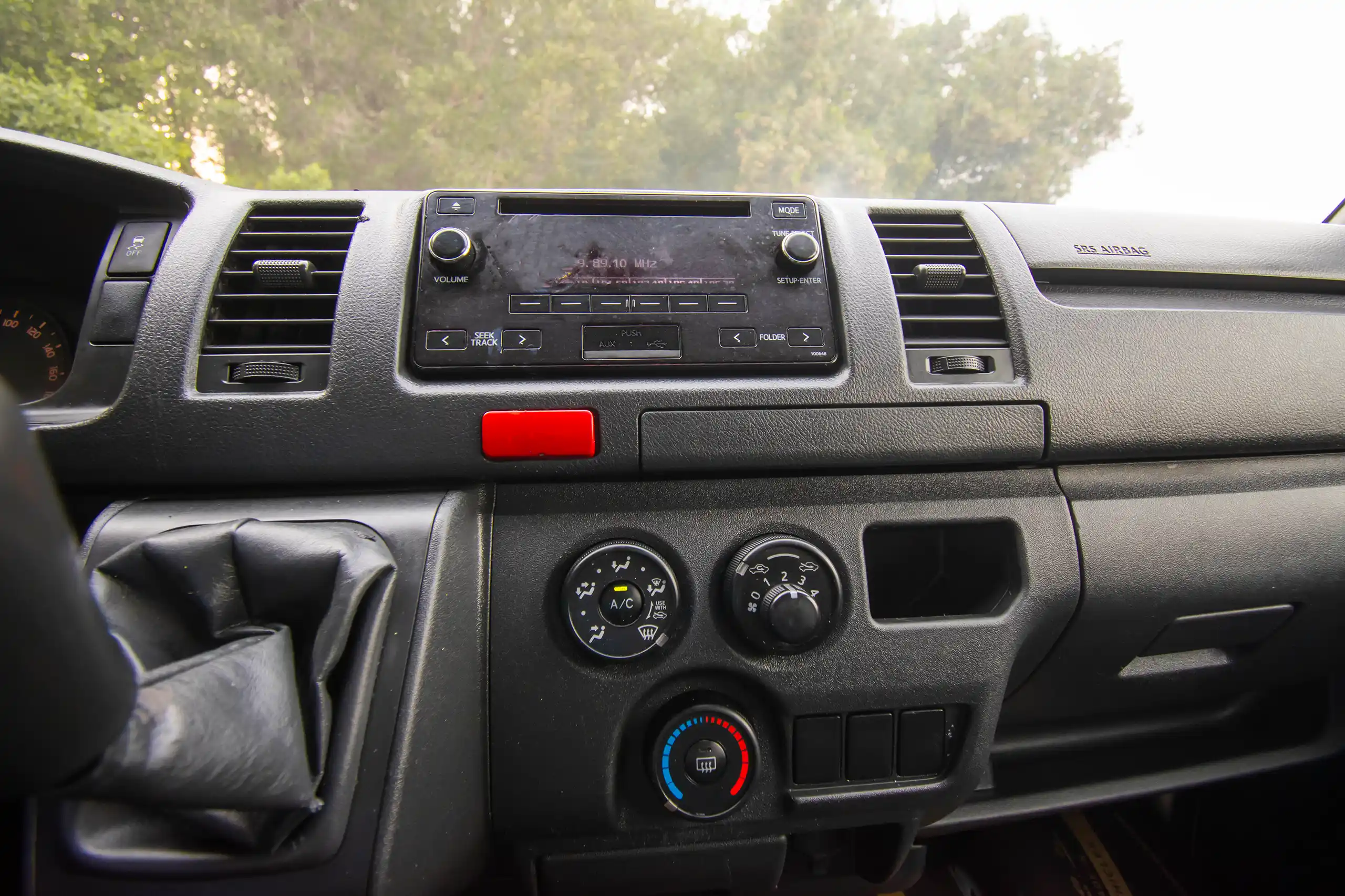 Used 2022 Toyota Hiace GL Std Roof 3 STR Panel Van White – Infotainment / Touchscreen System at First Choice Cars Sharjah