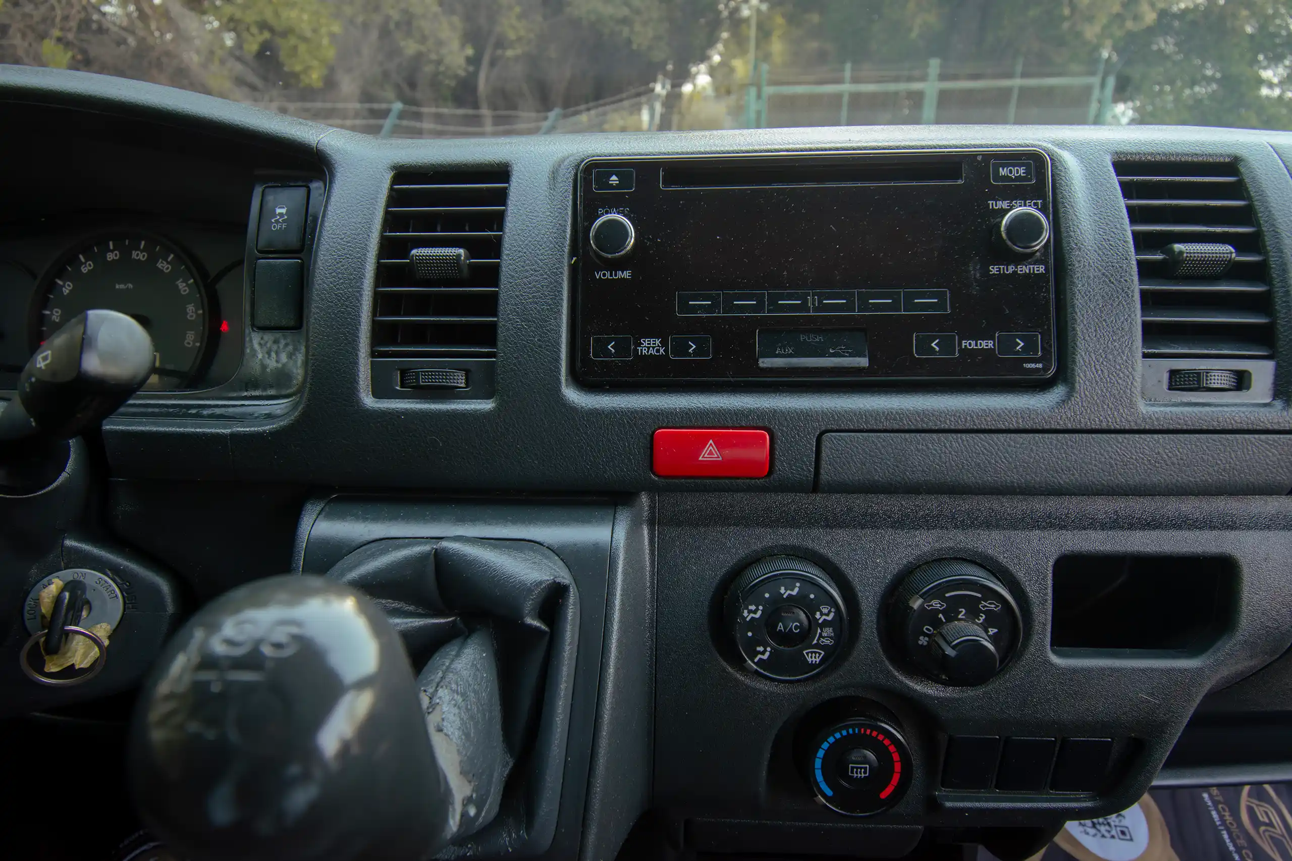 Used 2022 Toyota Hiace Std Roof - Chiller White – Infotainment / Touchscreen System at First Choice Cars Sharjah