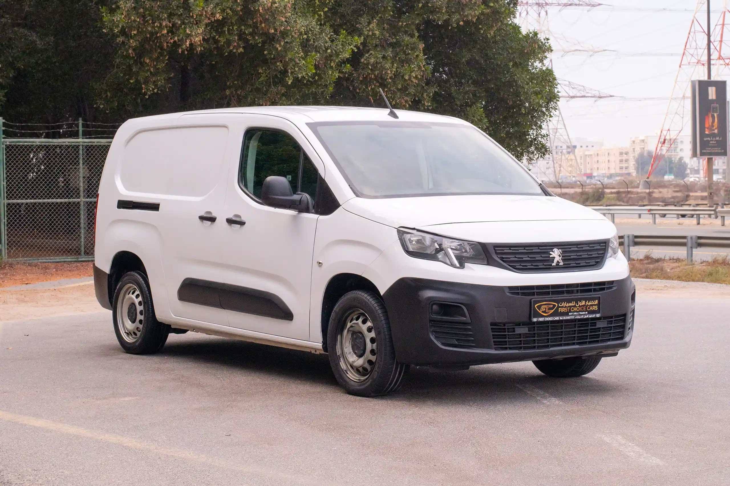 Used 2022 Peugeot Partner Standard White – Right Front Diagonal (45°) View at First Choice Cars Sharjah