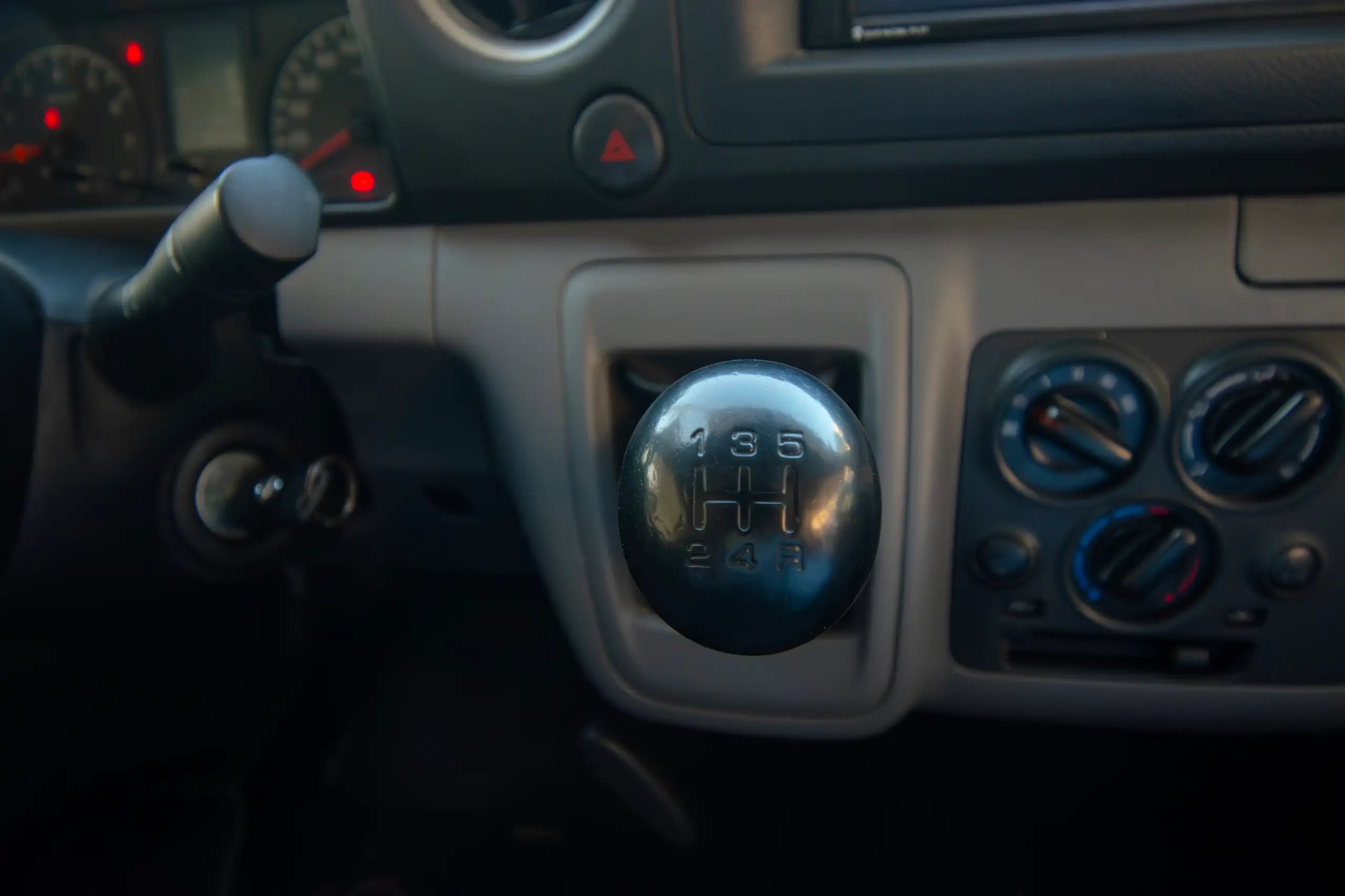 Used 2022 Nissan Urvan Standard Roof Chiller White – Center Console & Gear Shifter at First Choice Cars Sharjah