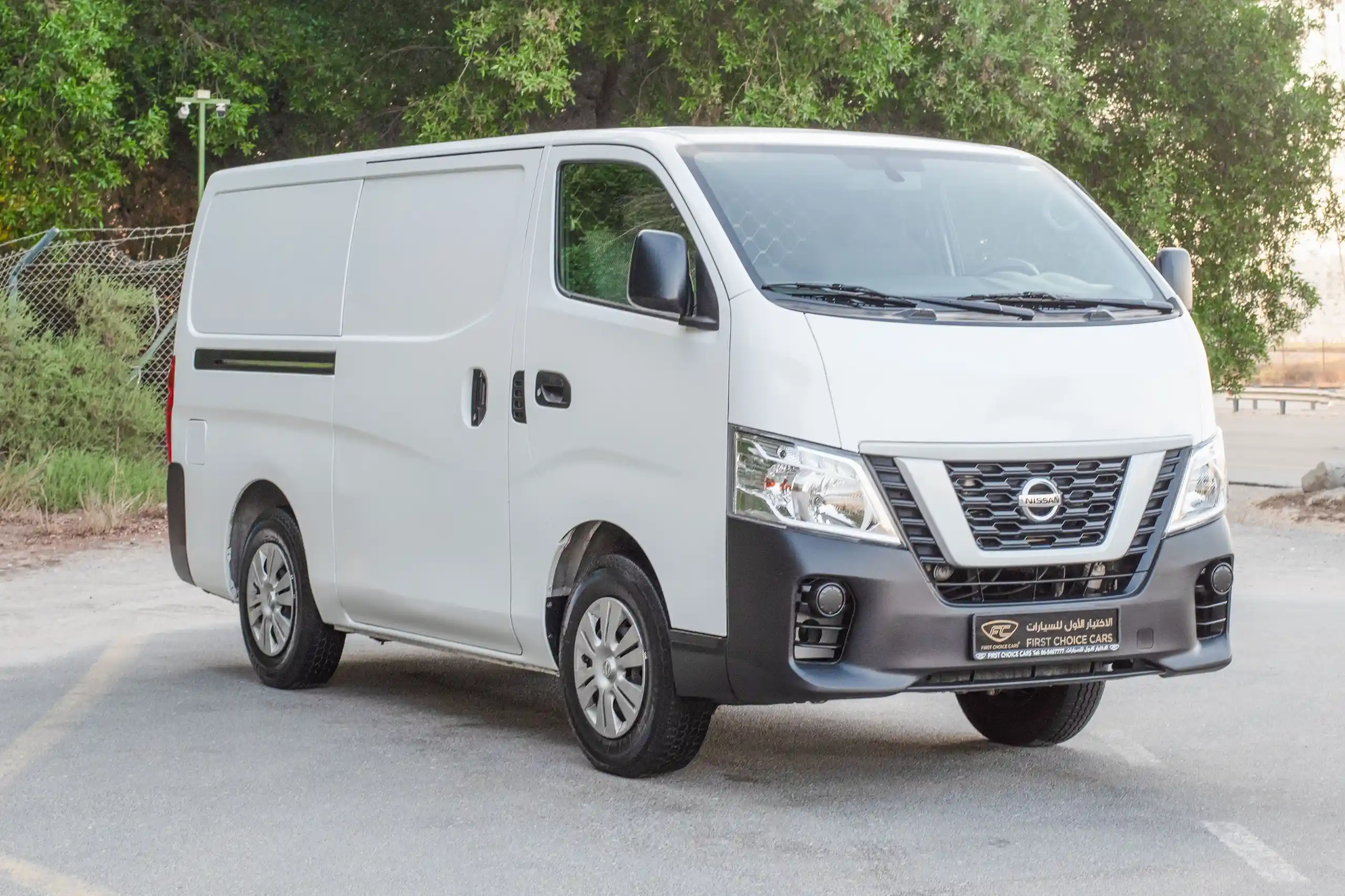 Used 2022 Nissan Urvan Panel Van S/R White – Right Front Diagonal (45°) View at First Choice Cars Sharjah