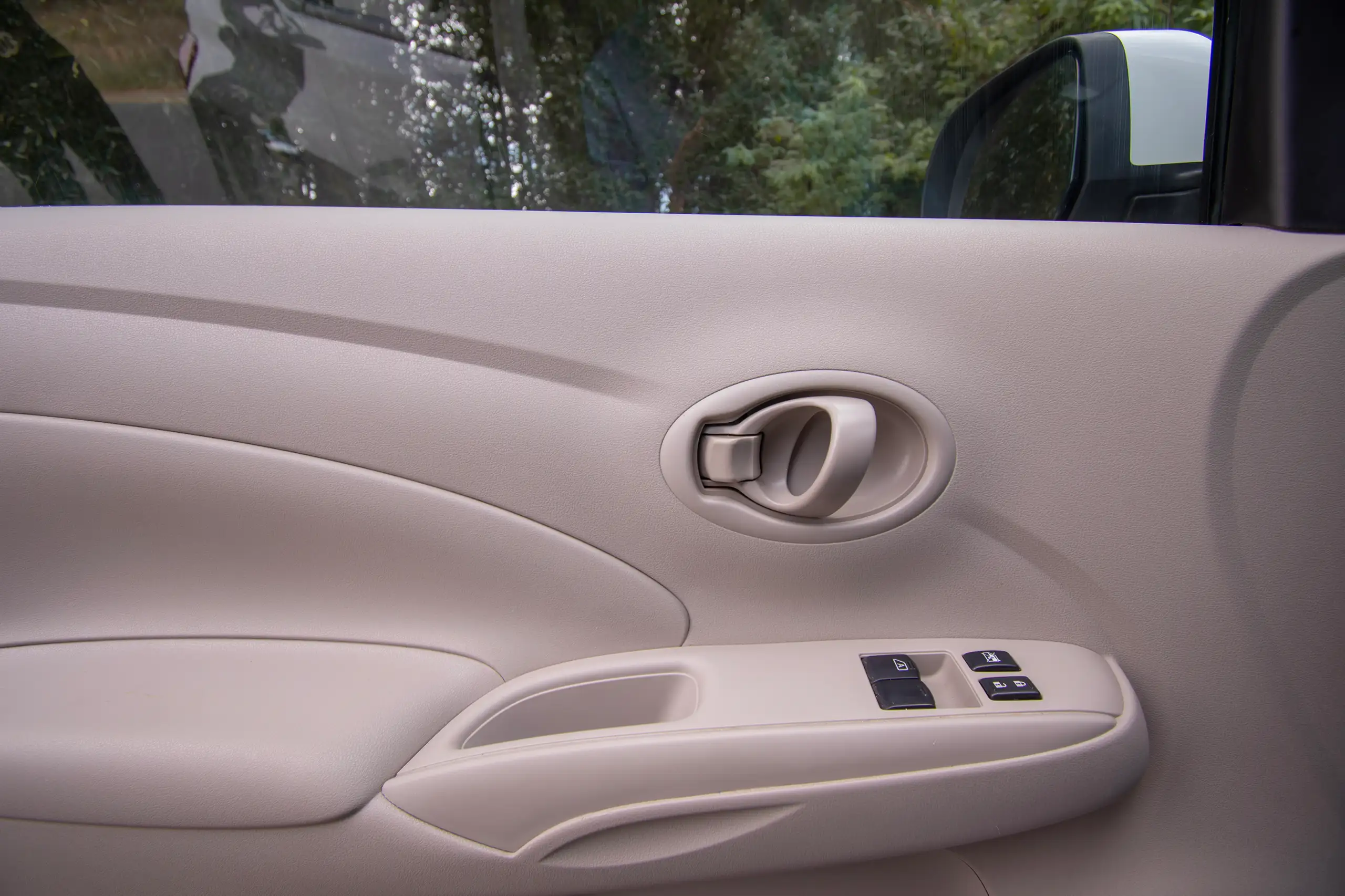 Used 2022 Nissan Sunny SV White – Driver Door Panel Full View at First Choice Cars Sharjah