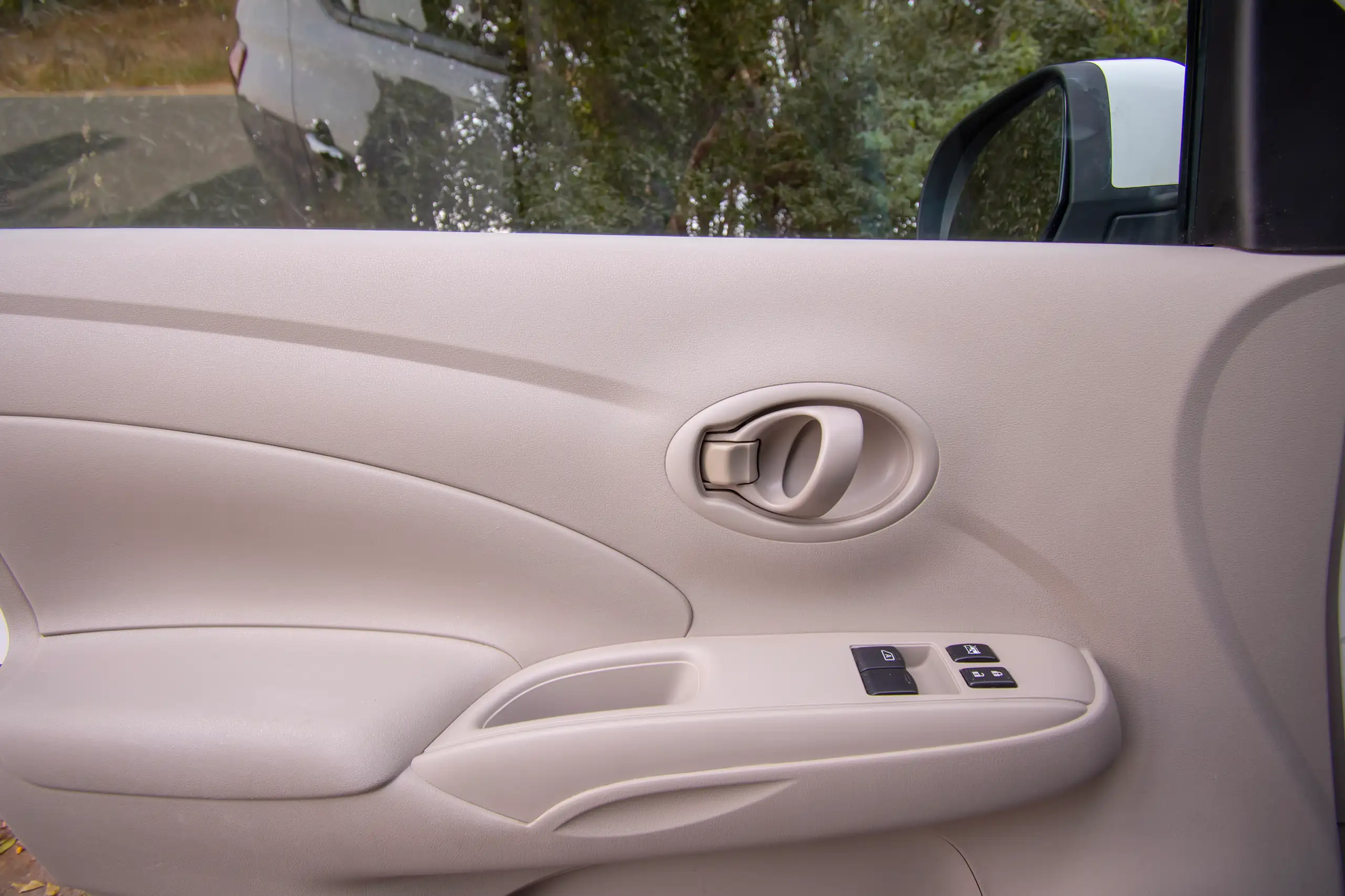 Used 2022 Nissan Sunny SV White – Driver Door Panel Full View at First Choice Cars Sharjah