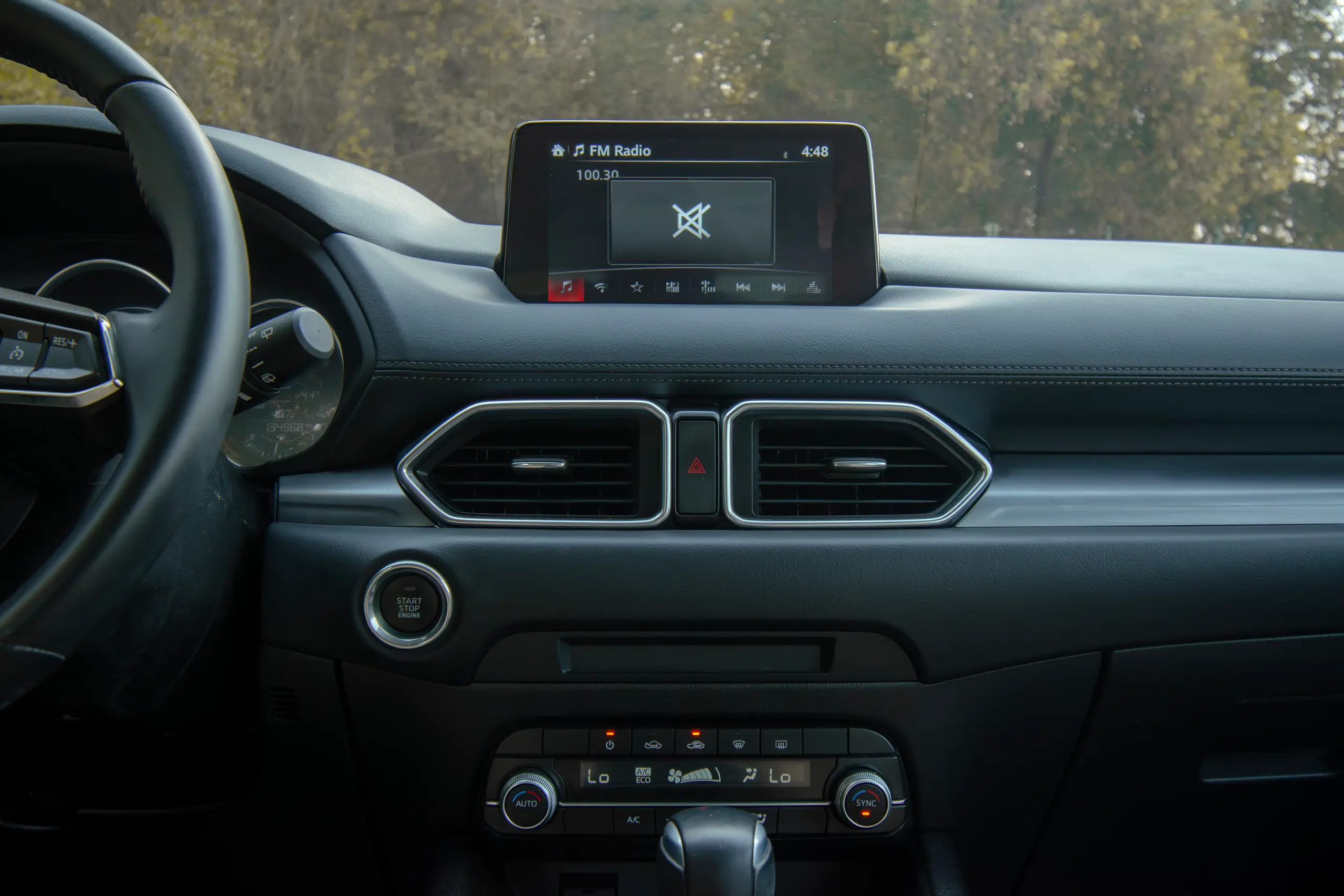 Used 2022 Mazda CX-5 GL White – Infotainment / Touchscreen System at First Choice Cars Sharjah