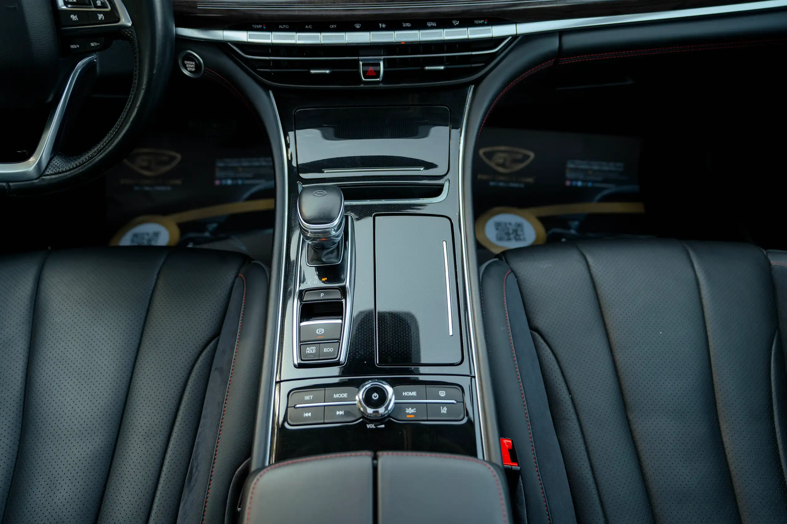 Used 2022 GAC GA8 GL Grey – Center Console & Gear Shifter at First Choice Cars Sharjah