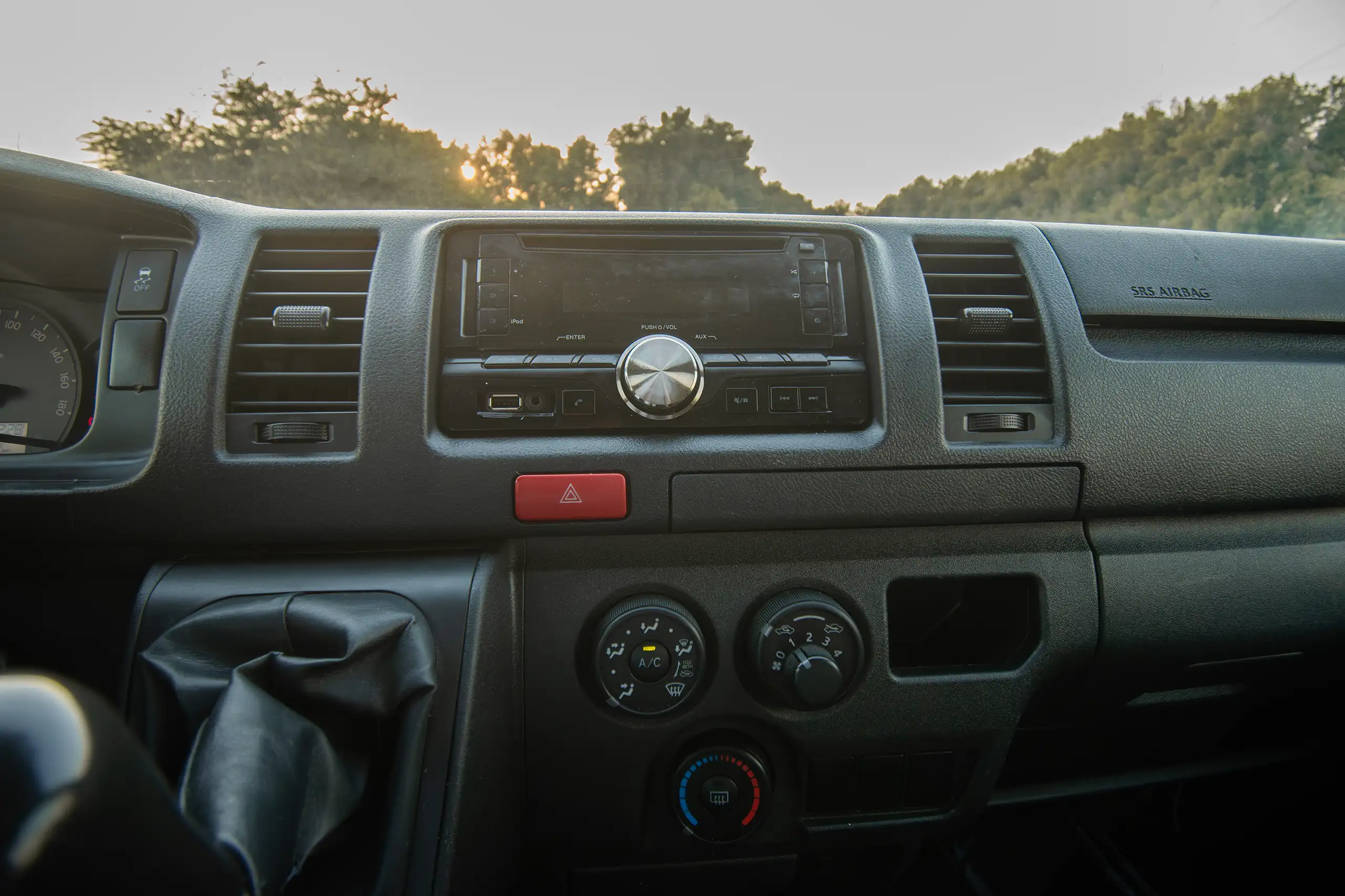 Used 2021 Toyota Hiace GL Std Roof 3 STR Panel Van White – Infotainment / Touchscreen System at First Choice Cars Sharjah