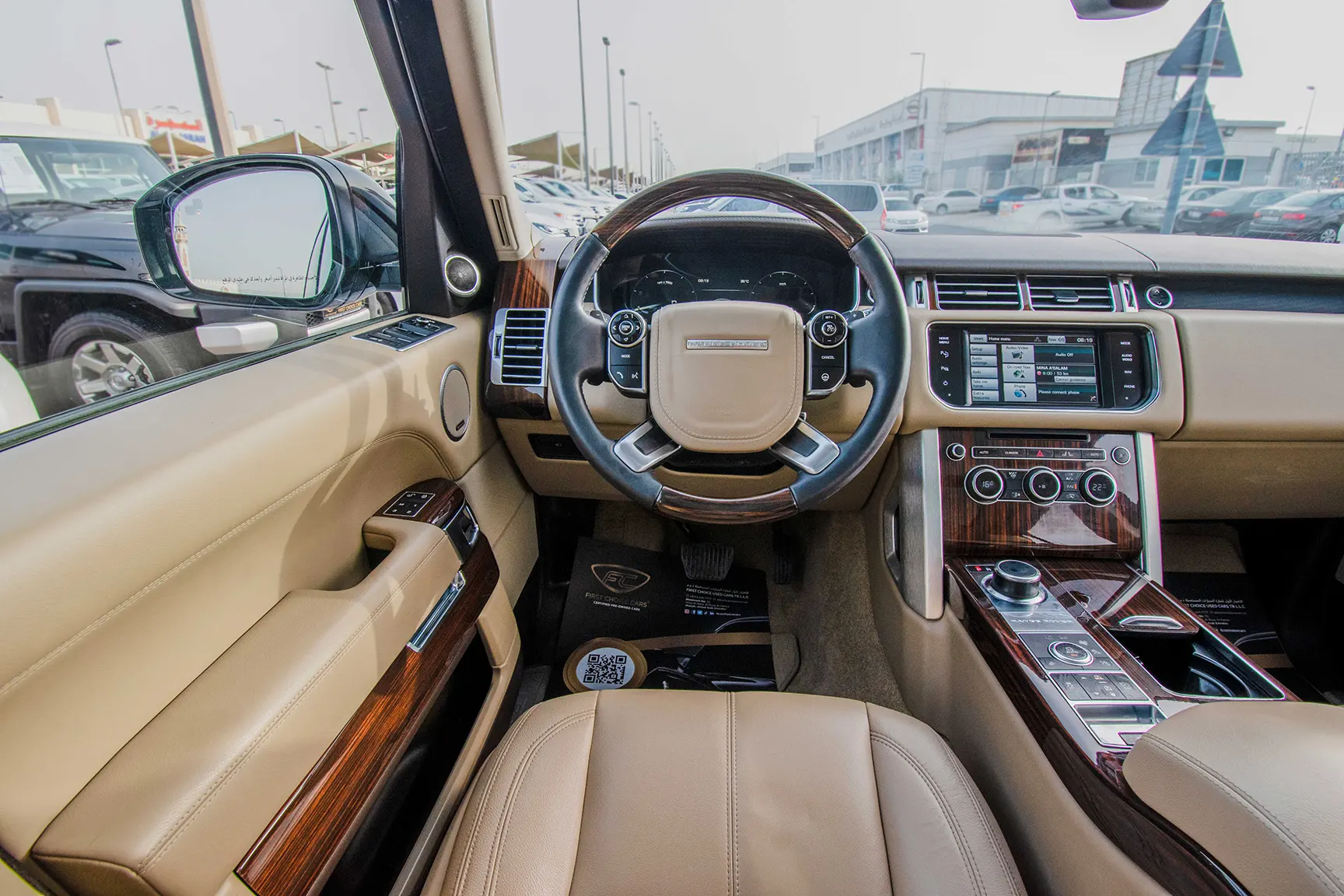 Used 2015 Land Rover Range Rover Vogue Hse White – Steering Wheel & Instrument Cluster at First Choice Cars Sharjah
