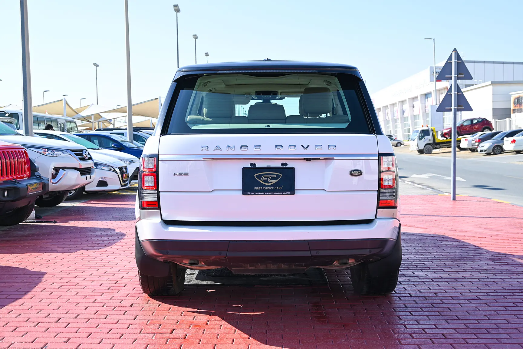 Used 2015 Land Rover Range Rover Vogue Hse White – Back/Rear View at First Choice Cars Sharjah