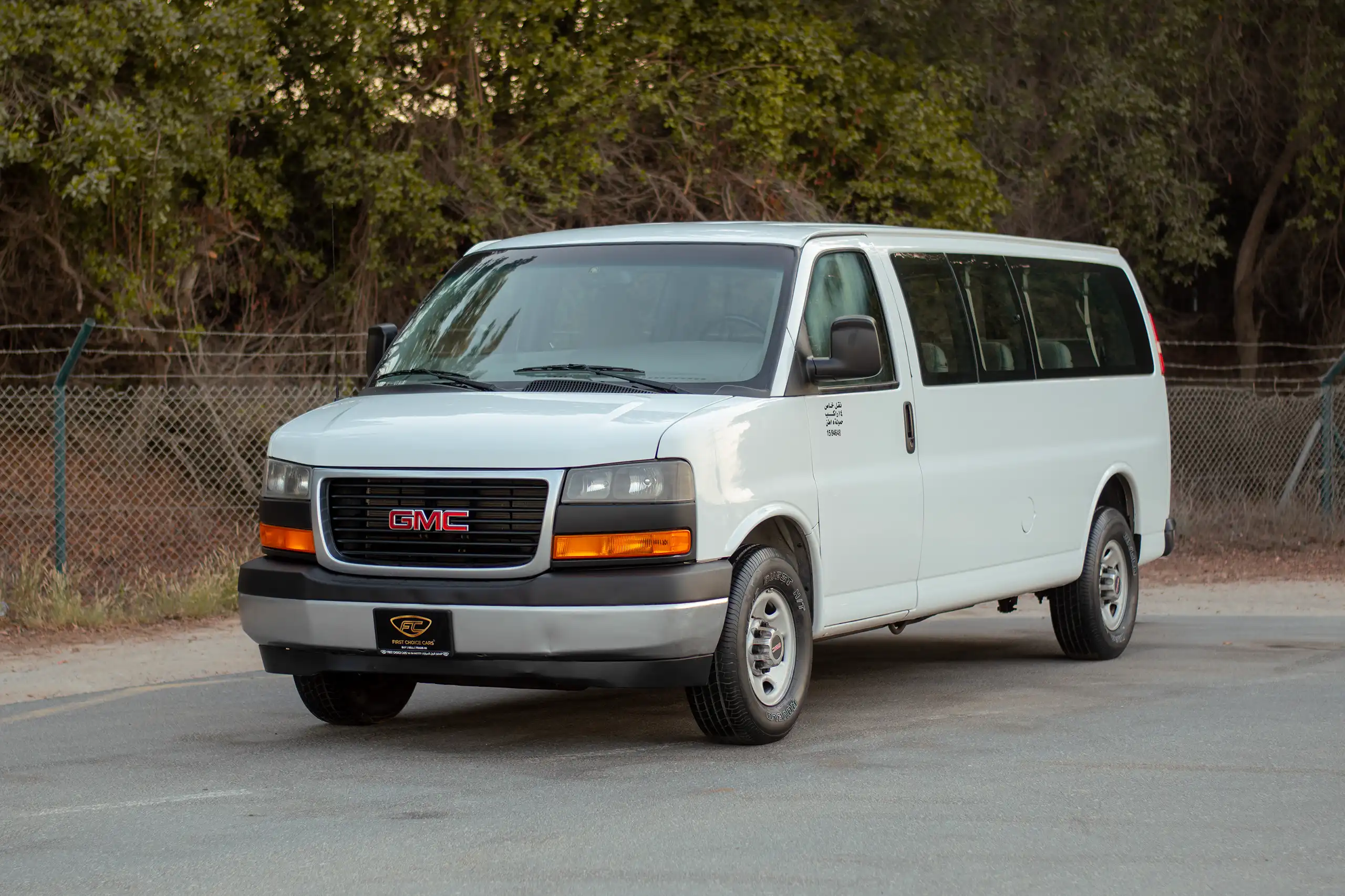 Used 2019 GMC Savana 3500 15-Seater Passenger White – Left Front Diagonal (45°) View at First Choice Cars Sharjah