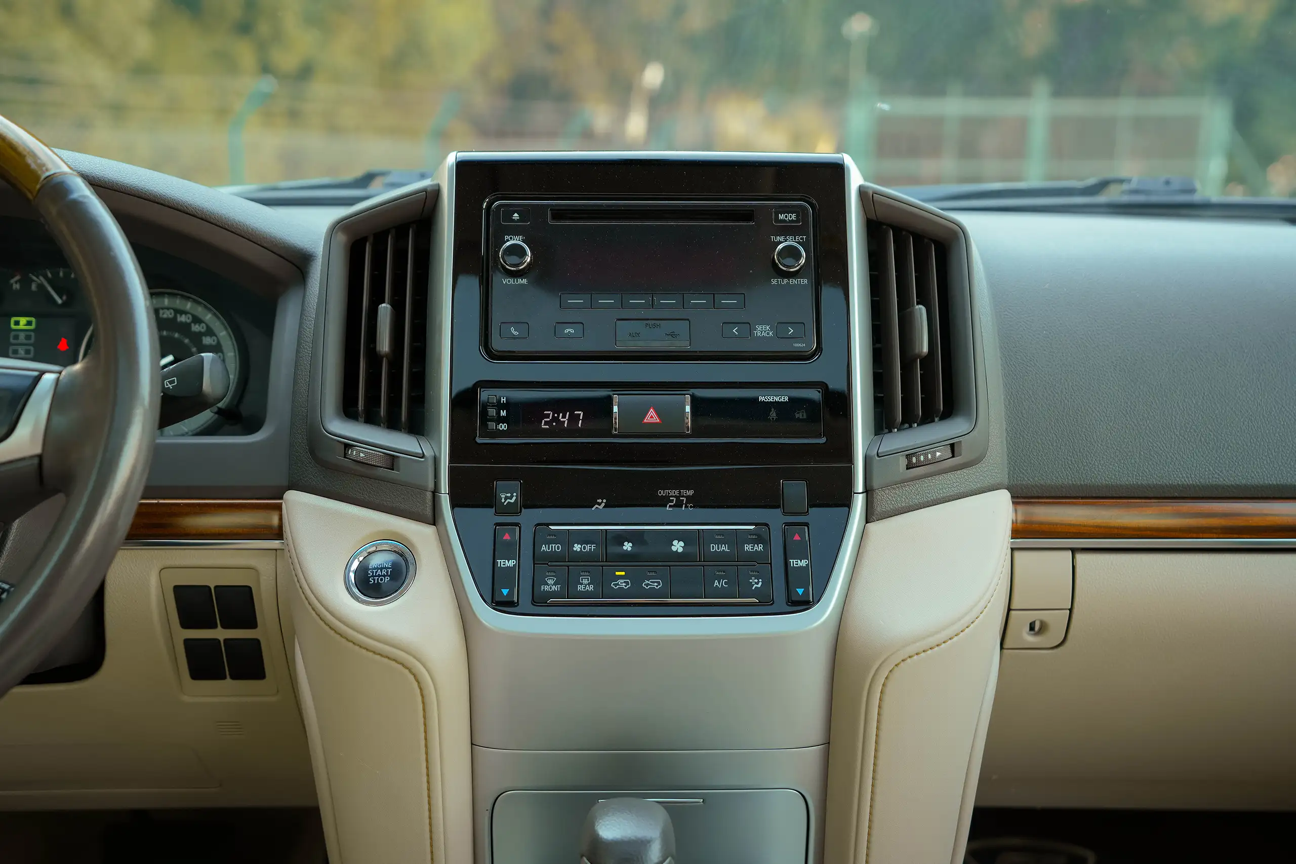 Used 2018 Toyota Land Cruiser EXR White – Infotainment / Touchscreen System at First Choice Cars Sharjah