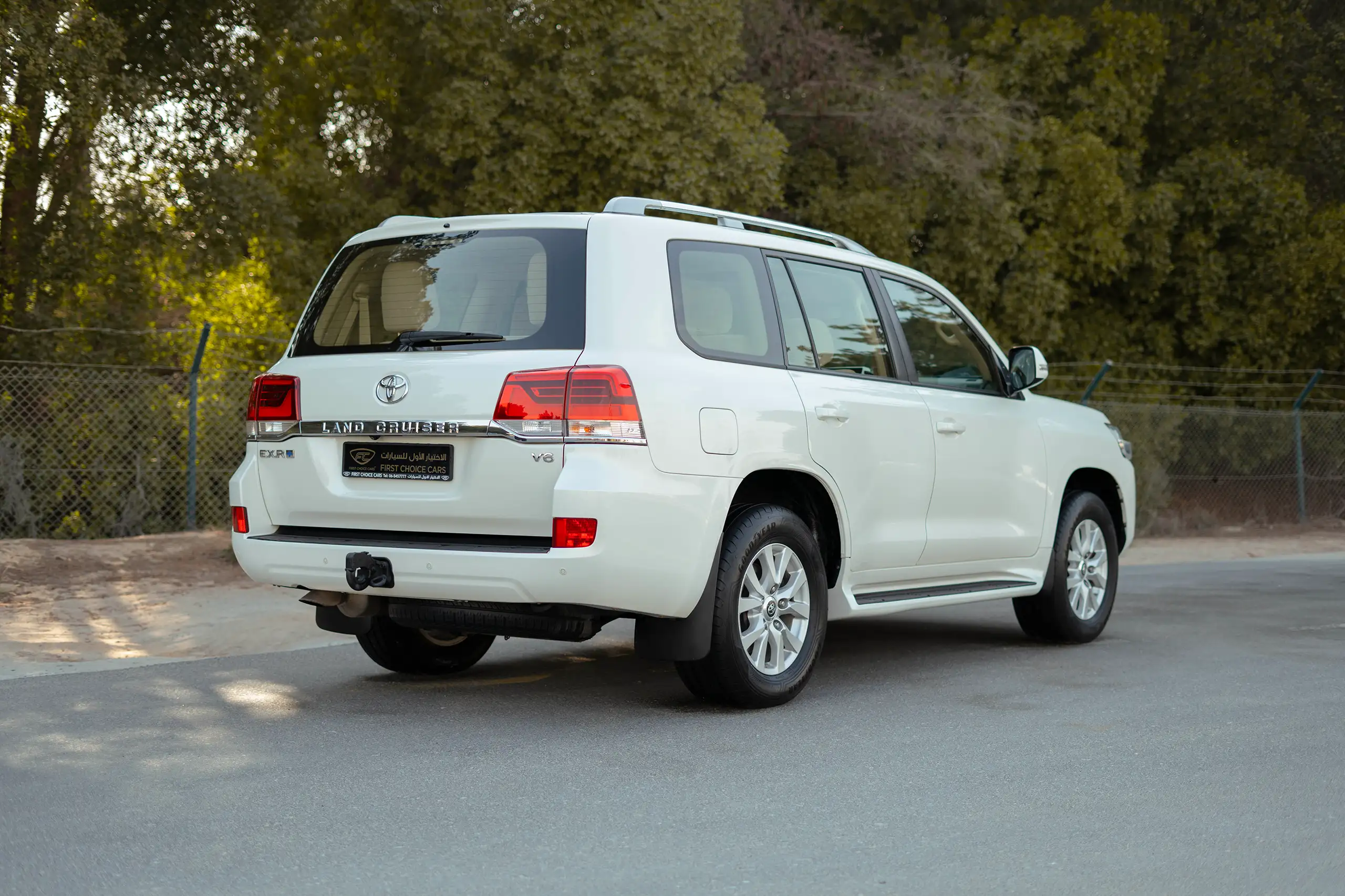 Used 2018 Toyota Land Cruiser Exr 4.0L V6 White – Right Back Diagonal (45°) View at First Choice Cars Sharjah