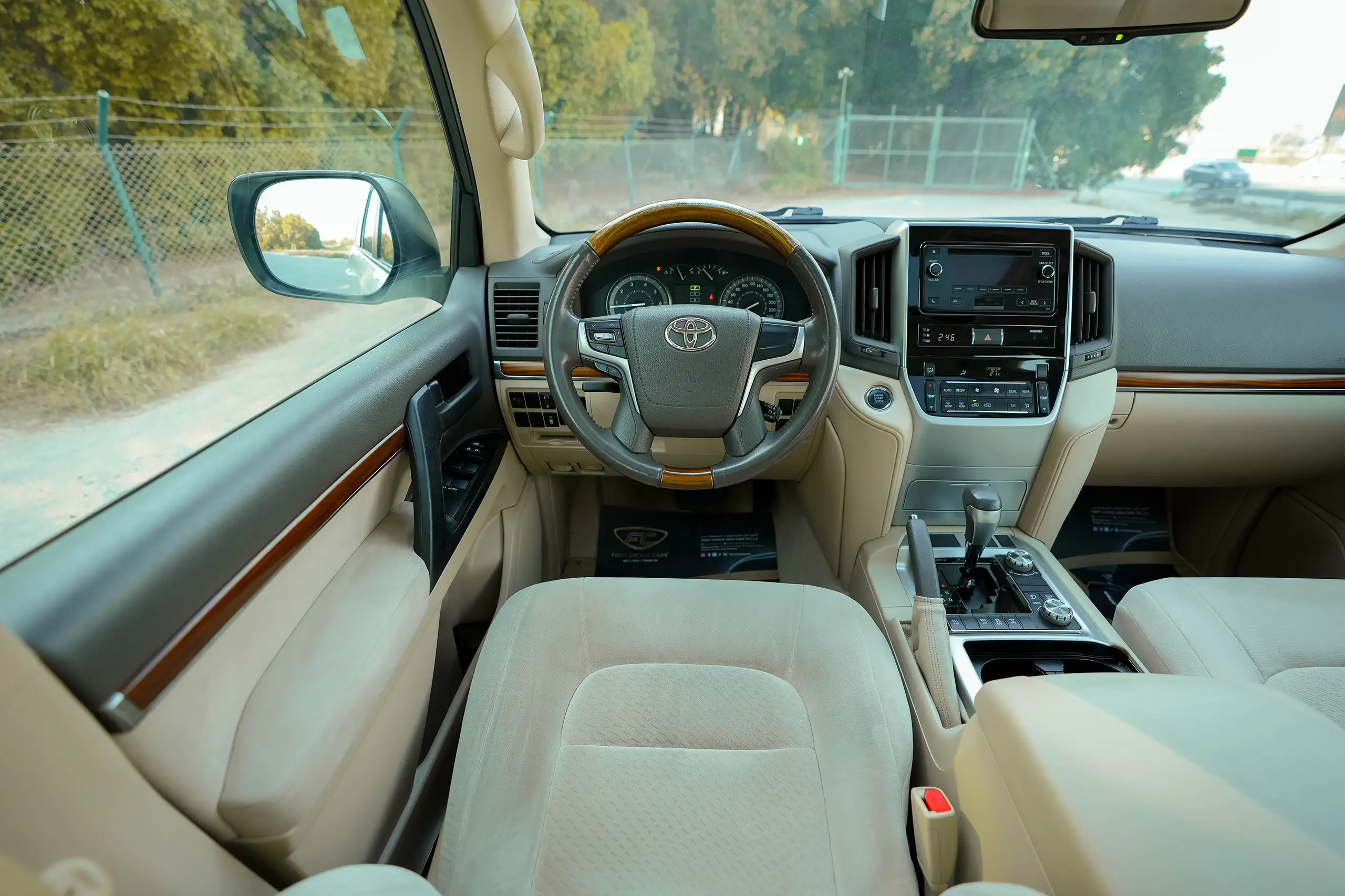 Used 2018 Toyota Land Cruiser Exr 4.0L V6 White – Steering Wheel & Instrument Cluster at First Choice Cars Sharjah