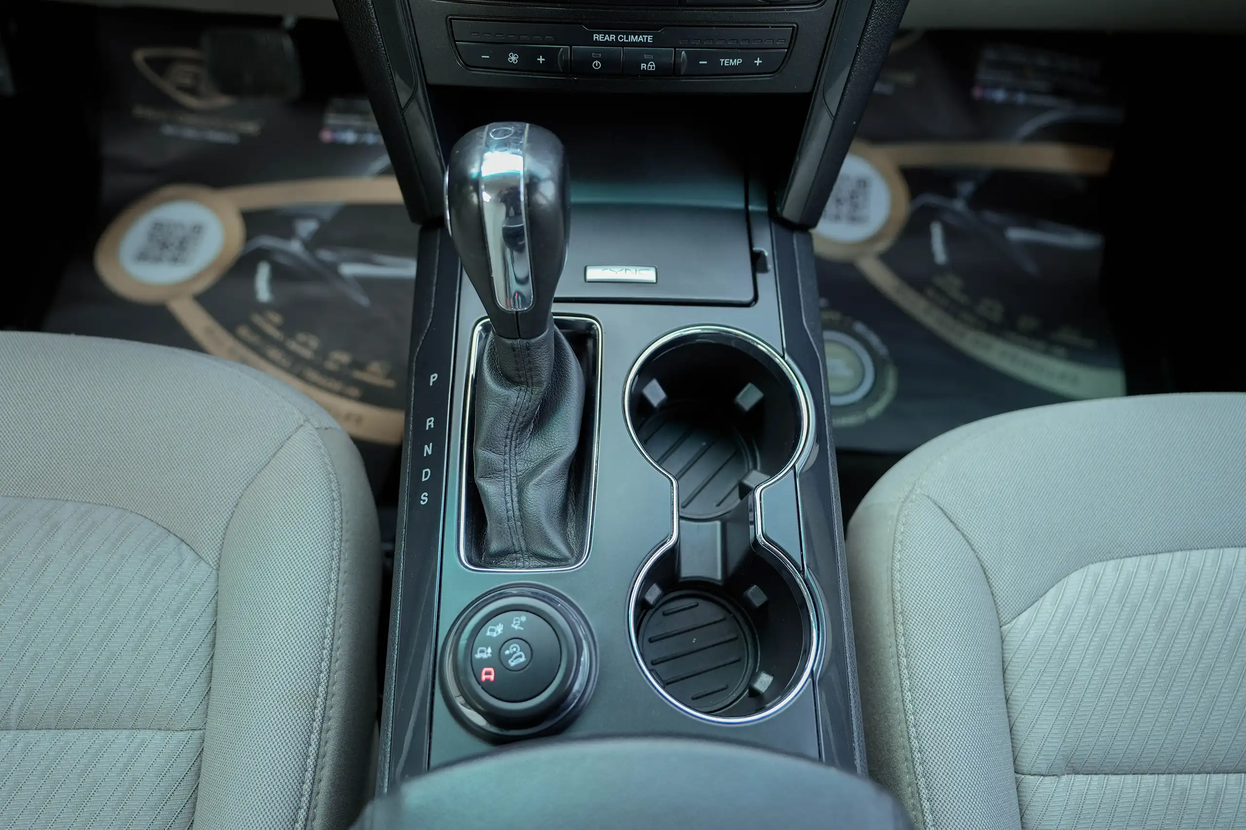 Used 2018 Ford Explorer XLT White – Center Console & Gear Shifter at First Choice Cars Sharjah