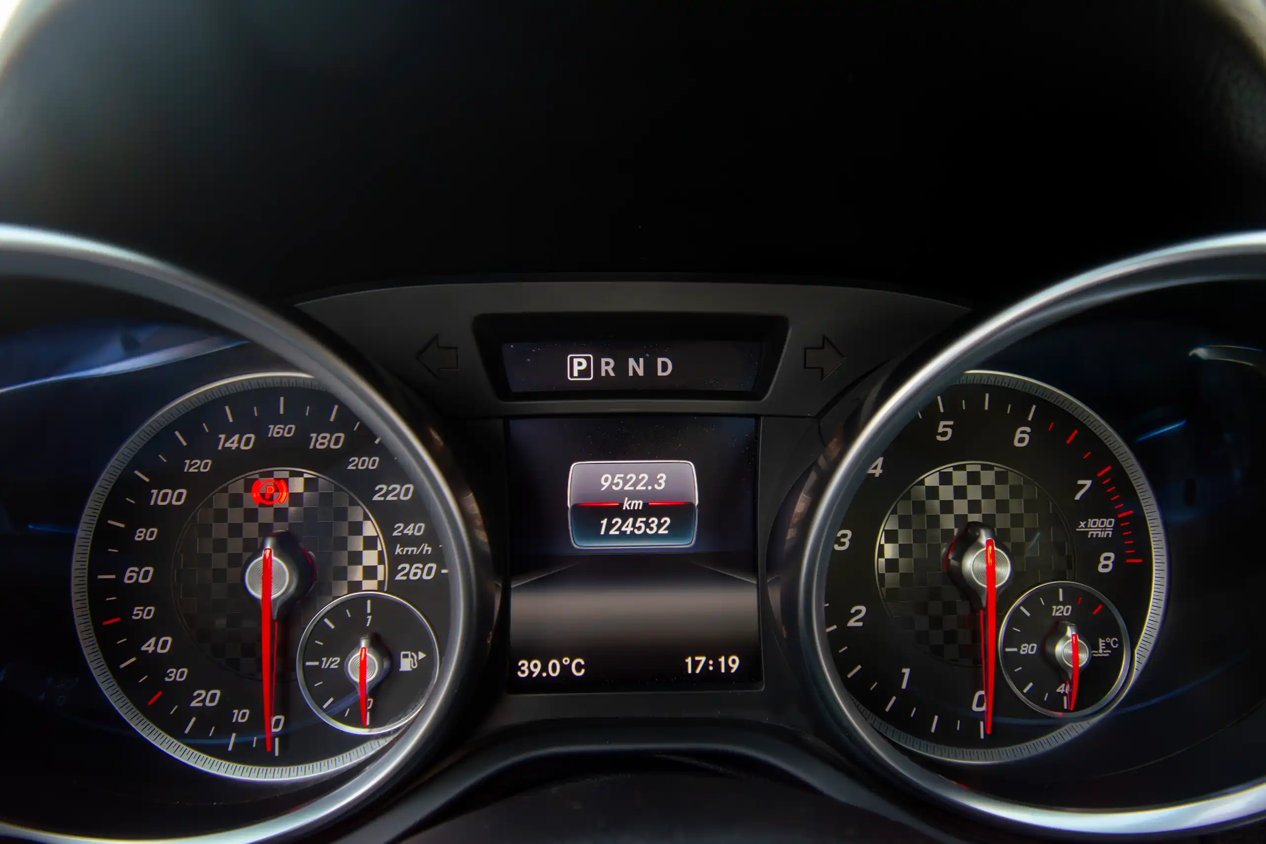 Used 2017 Mercedes Benz SLC-CLASS 200 Silver – Odometer / Mileage Reading View at First Choice Cars Sharjah