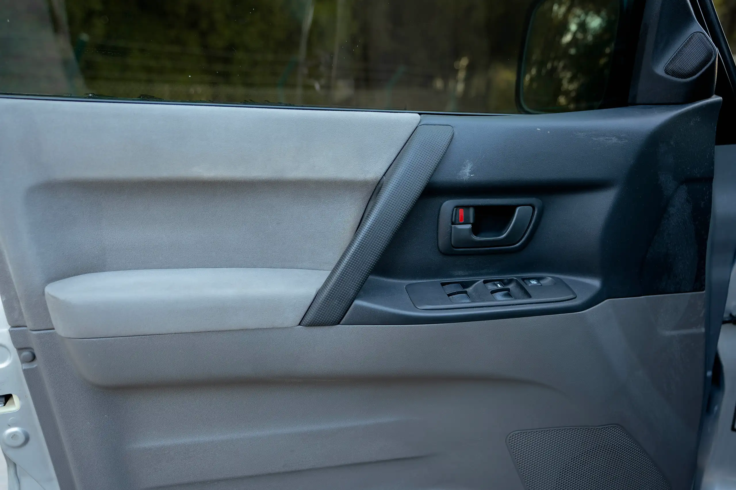 Used 2005 Mitsubishi PAJERO 3.0 GLS Silver – Driver Door Panel Full View at First Choice Cars Sharjah