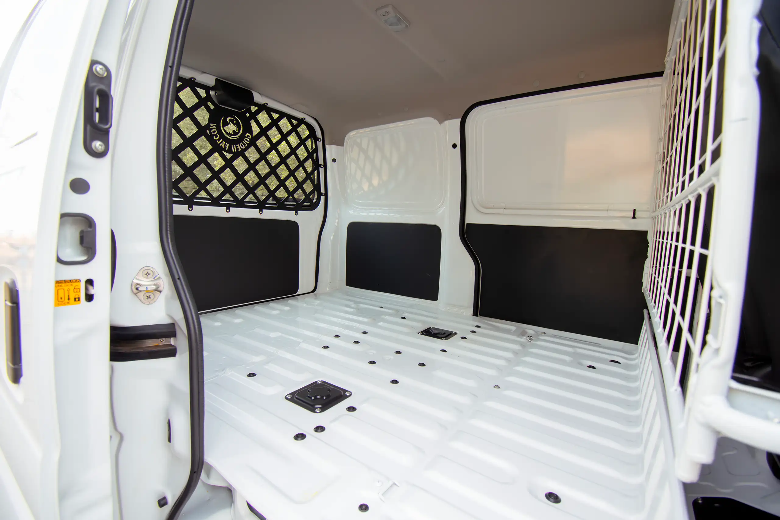 Used 2023 Suzuki Eeco Cargo White – Delivery Box Right Side Interior View at First Choice Cars Sharjah