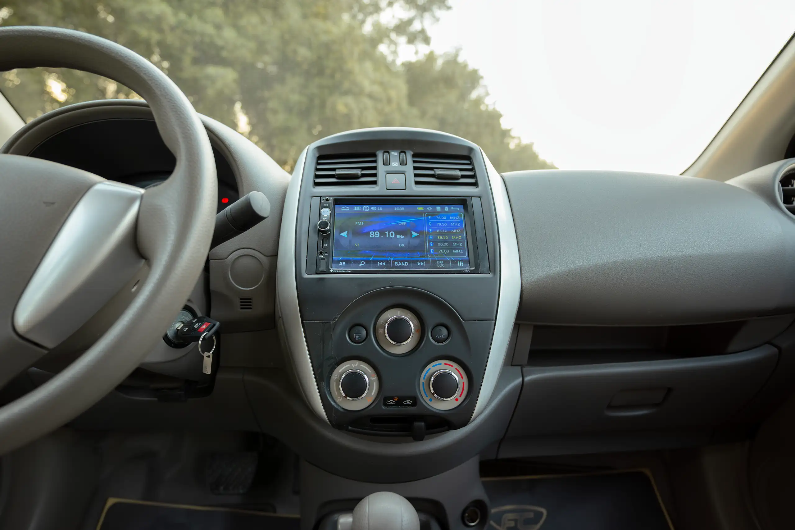 Used 2024 Nissan Sunny SV White – Infotainment / Touchscreen System at First Choice Cars Sharjah