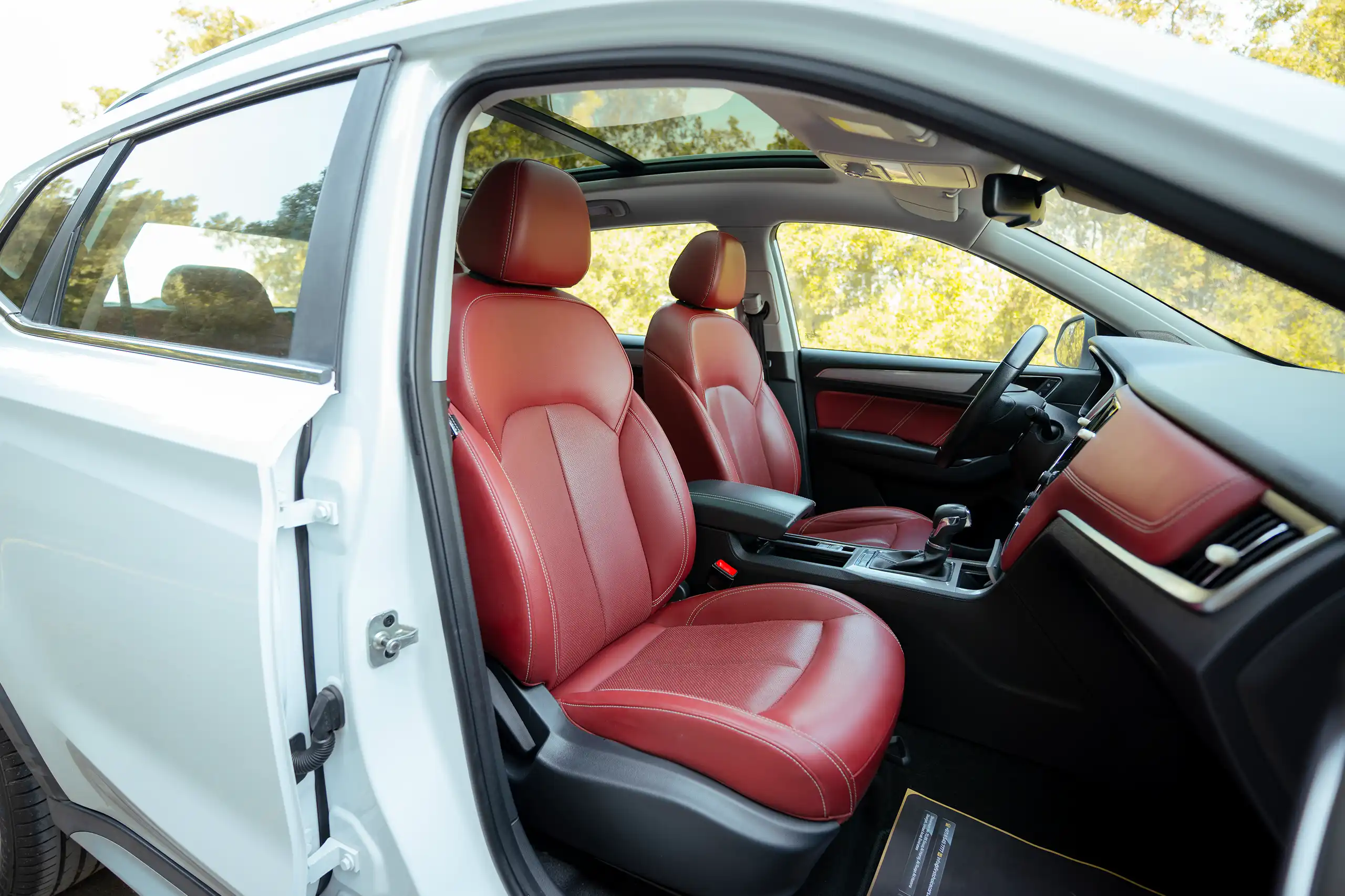 Used 2023 MG RX5 Luxury White – Front Passenger Side Cabin View at First Choice Cars Sharjah