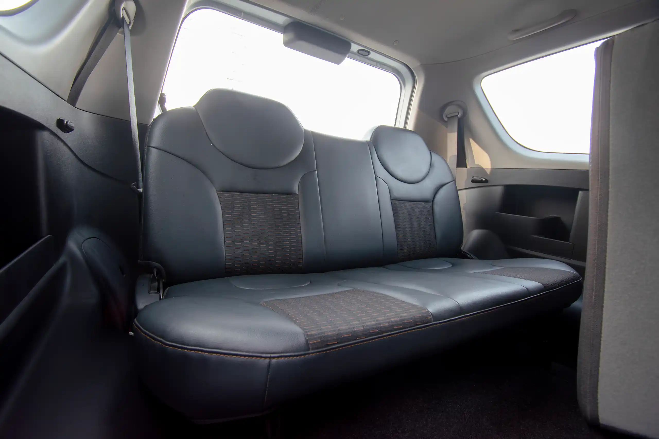 Used 2020 CMC Z7 Standard Silver – Third Row Right Seat View at First Choice Cars Sharjah