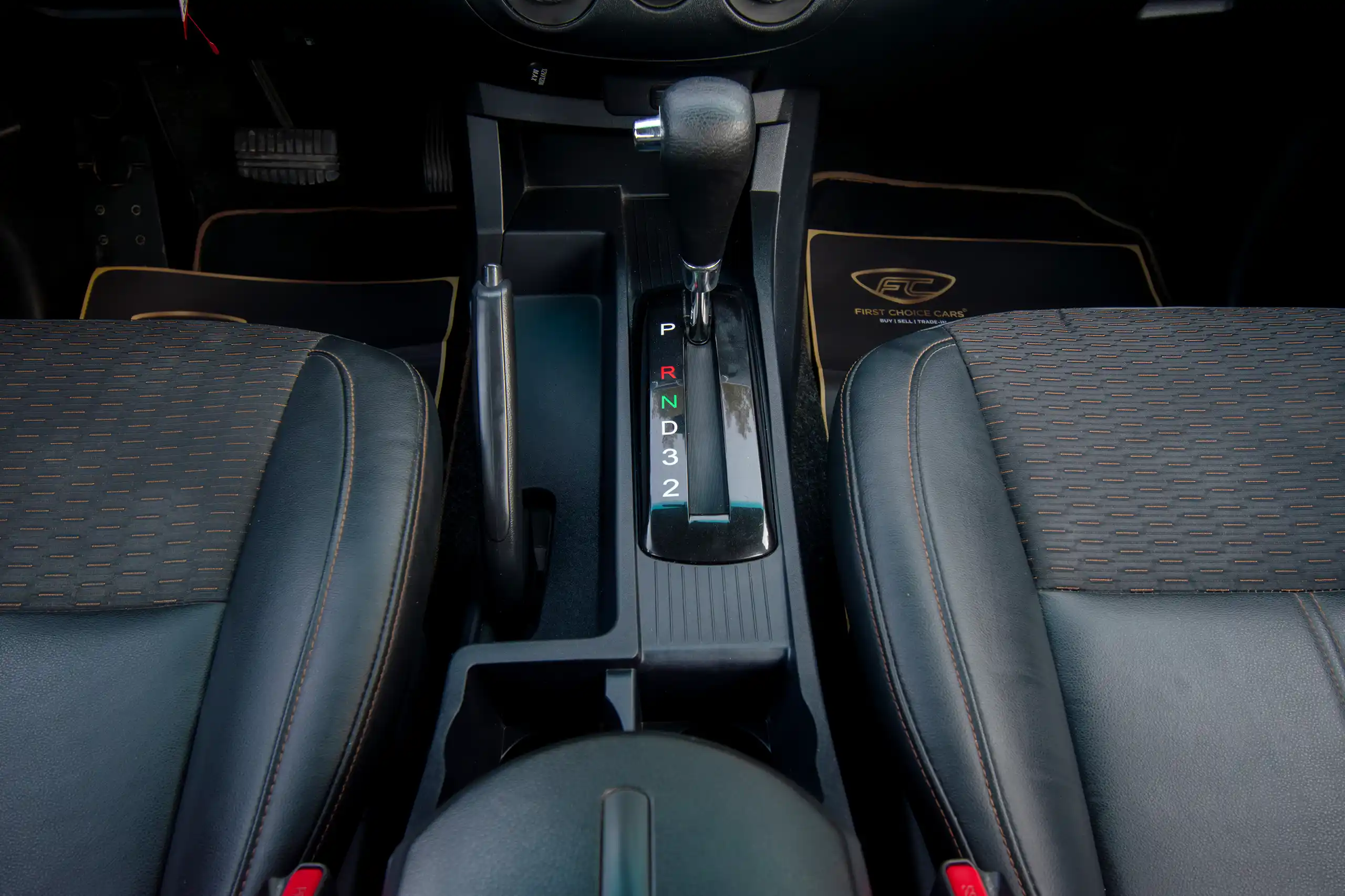 Used 2020 CMC Z7 Standard Silver – Center Console & Gear Shifter at First Choice Cars Sharjah