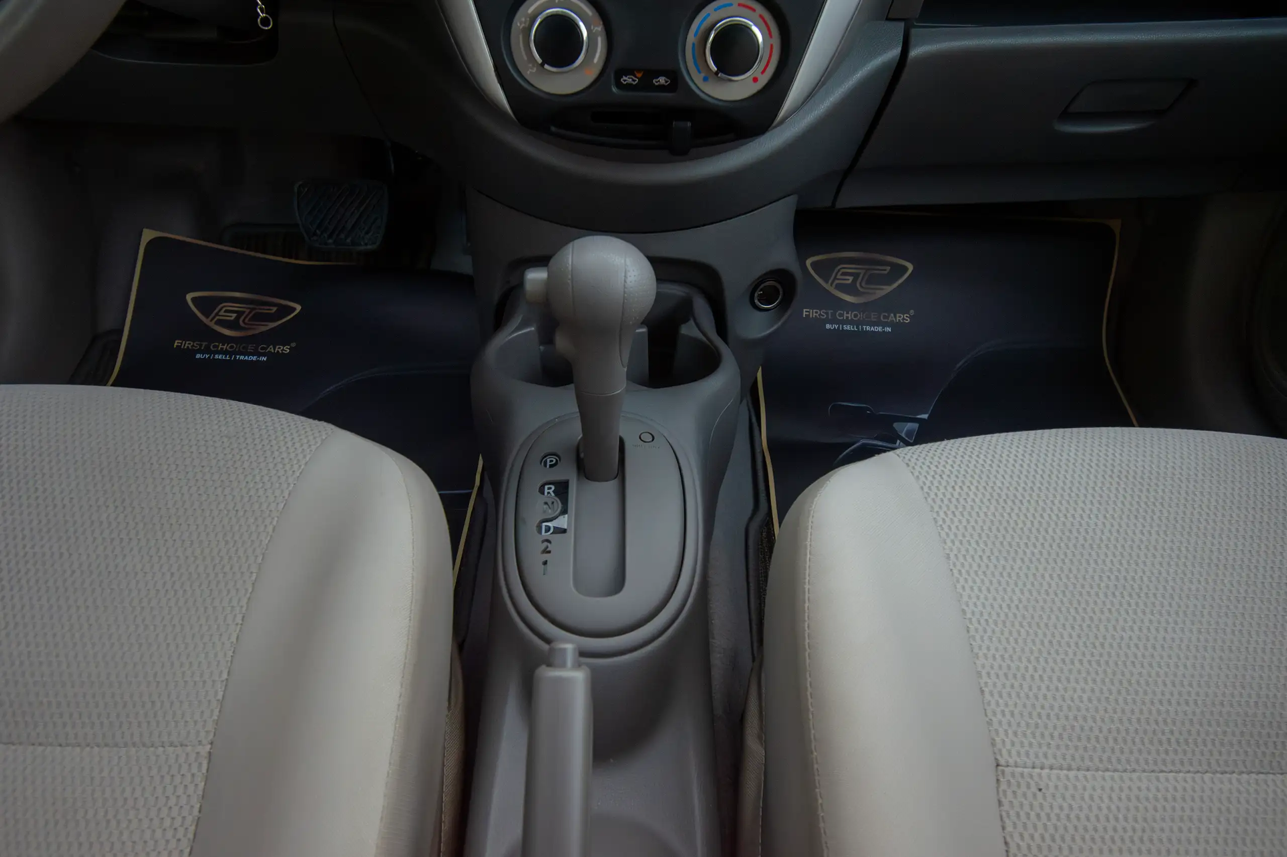 Used 2023 Nissan Sunny SV White – Center Console & Gear Shifter at First Choice Cars Sharjah