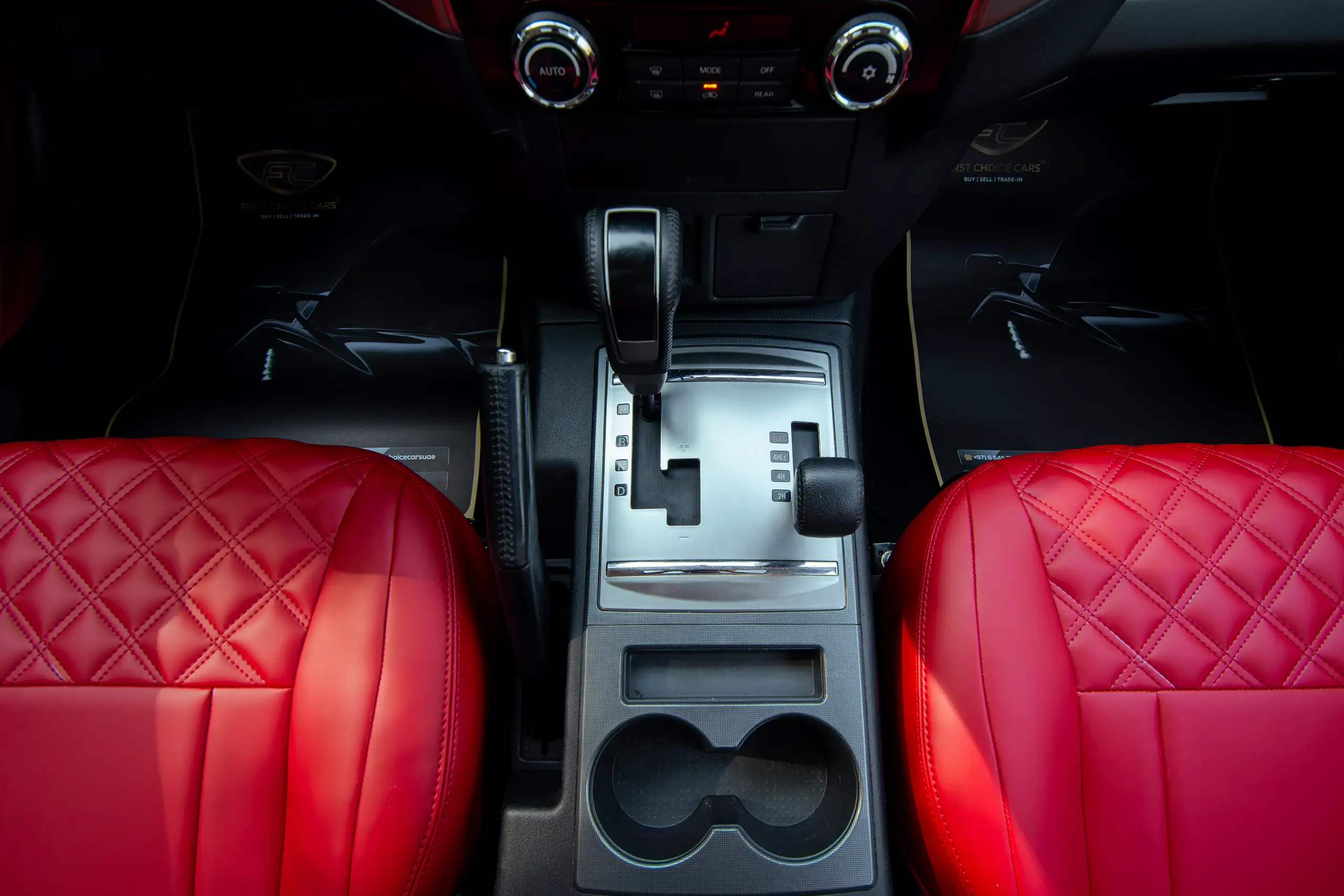 Used 2022 Mitsubishi Pajero GLS White – Center Console & Gear Shifter at First Choice Cars Sharjah