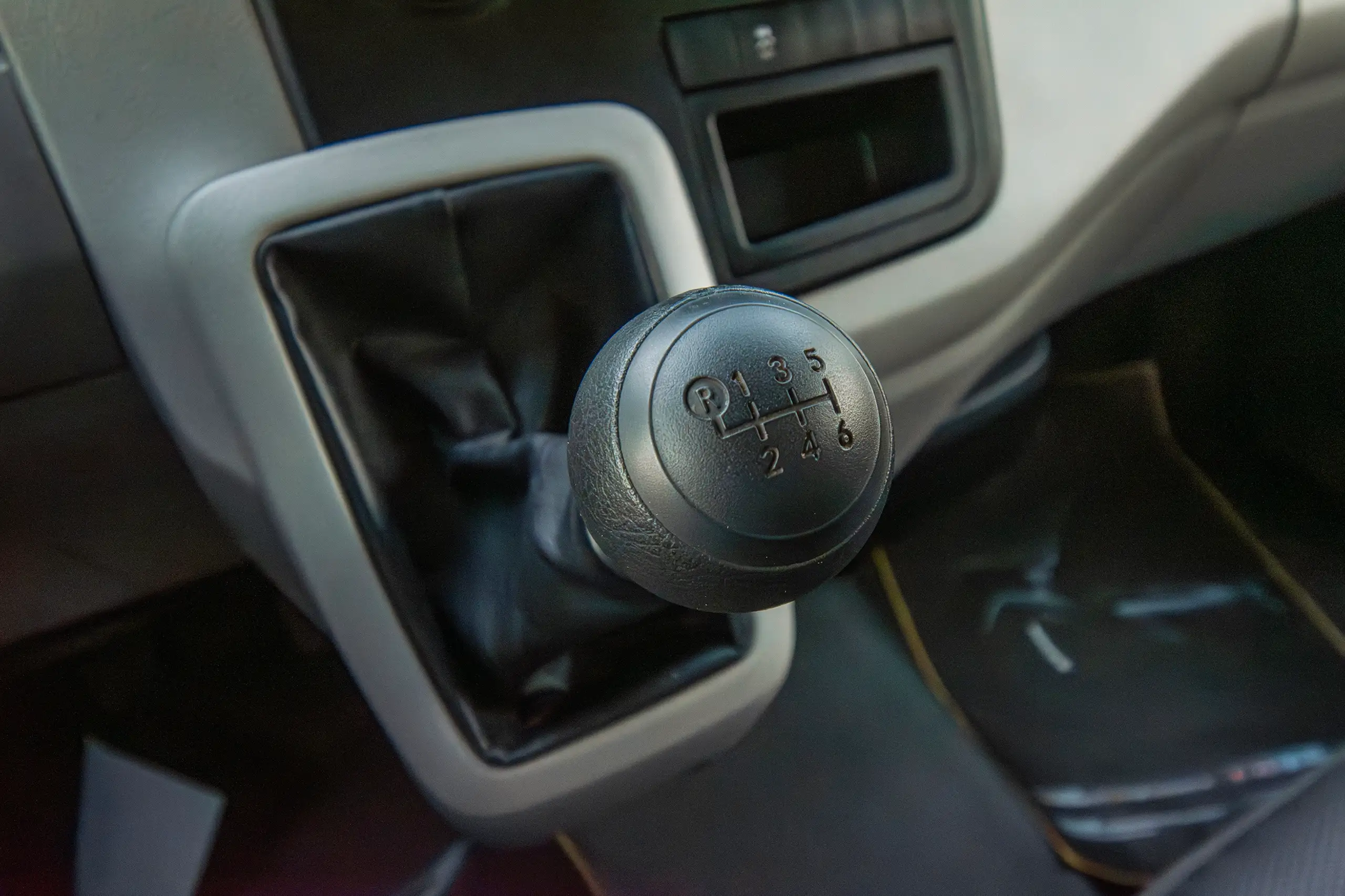 Used 2020 Toyota Hiace GL- High Roof Yellow – Center Console & Gear Shifter at First Choice Cars Sharjah