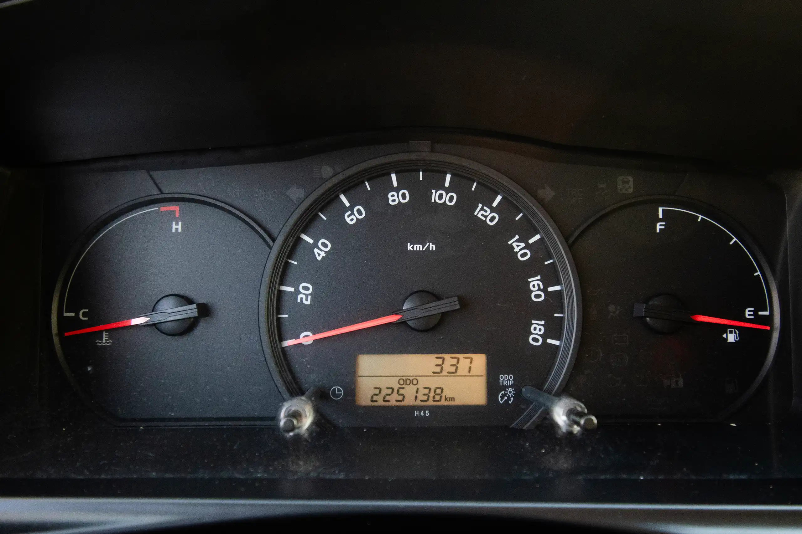 Used 2022 Toyota Hiace GL - Std Roof White – Odometer / Mileage Reading View at First Choice Cars Sharjah