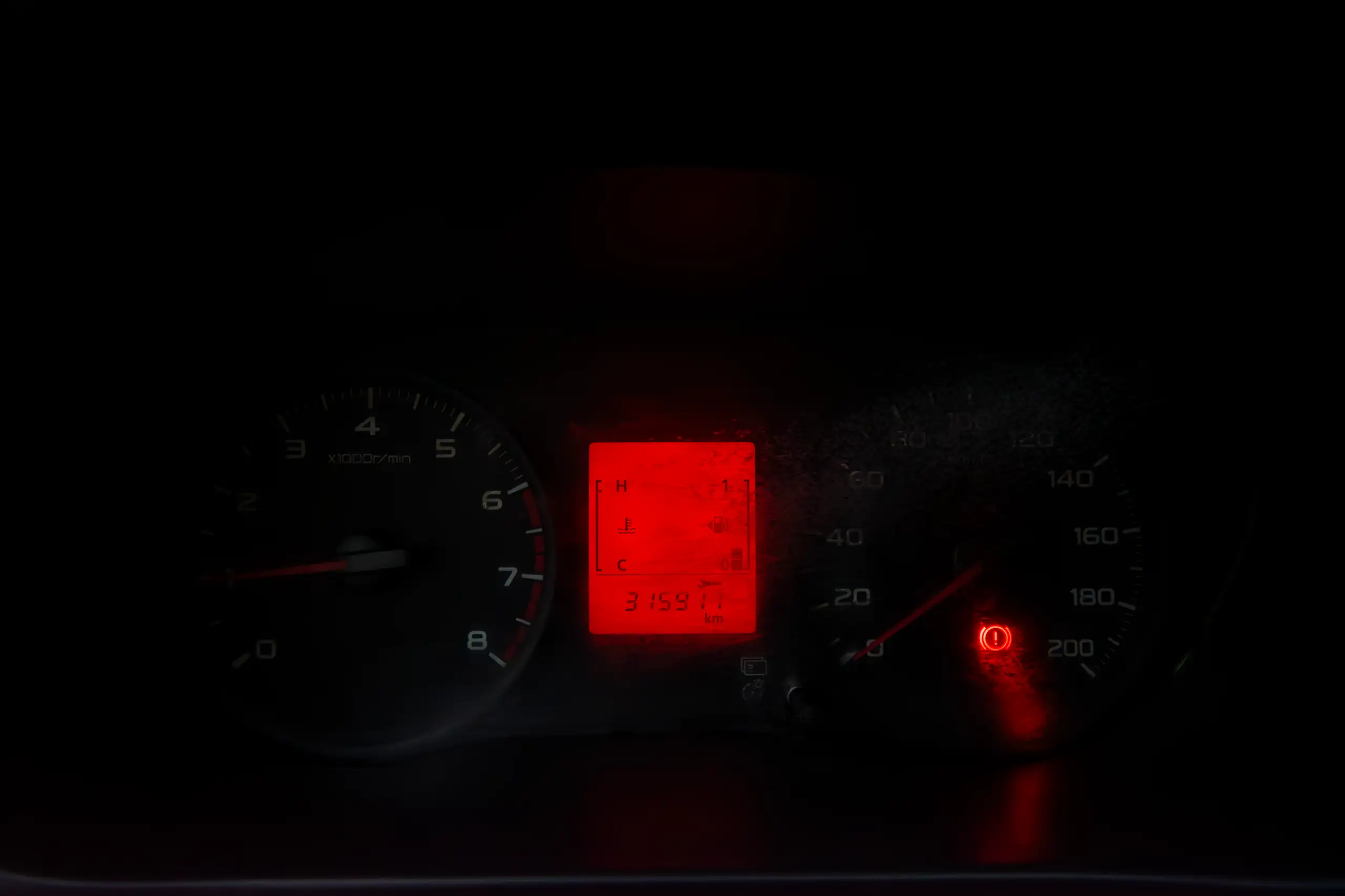 Used 2020 Mitsubishi L200 Double Cab GLX White – Odometer / Mileage Reading View at First Choice Cars Sharjah