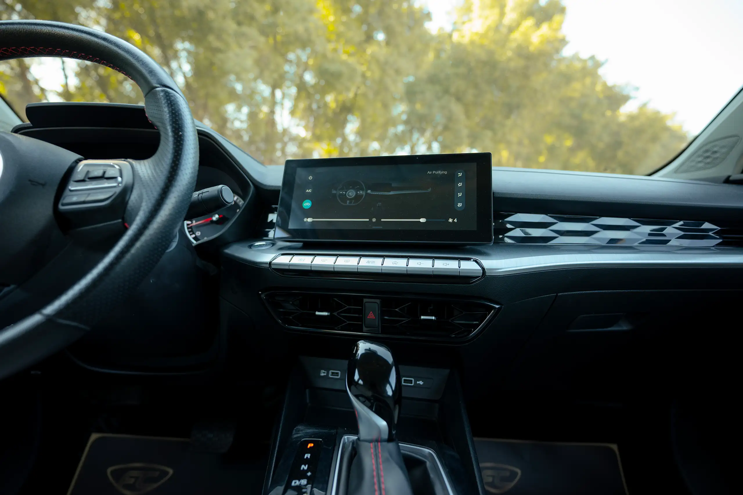 Used 2022 MG GT Comfort White – Infotainment / Touchscreen System at First Choice Cars Sharjah