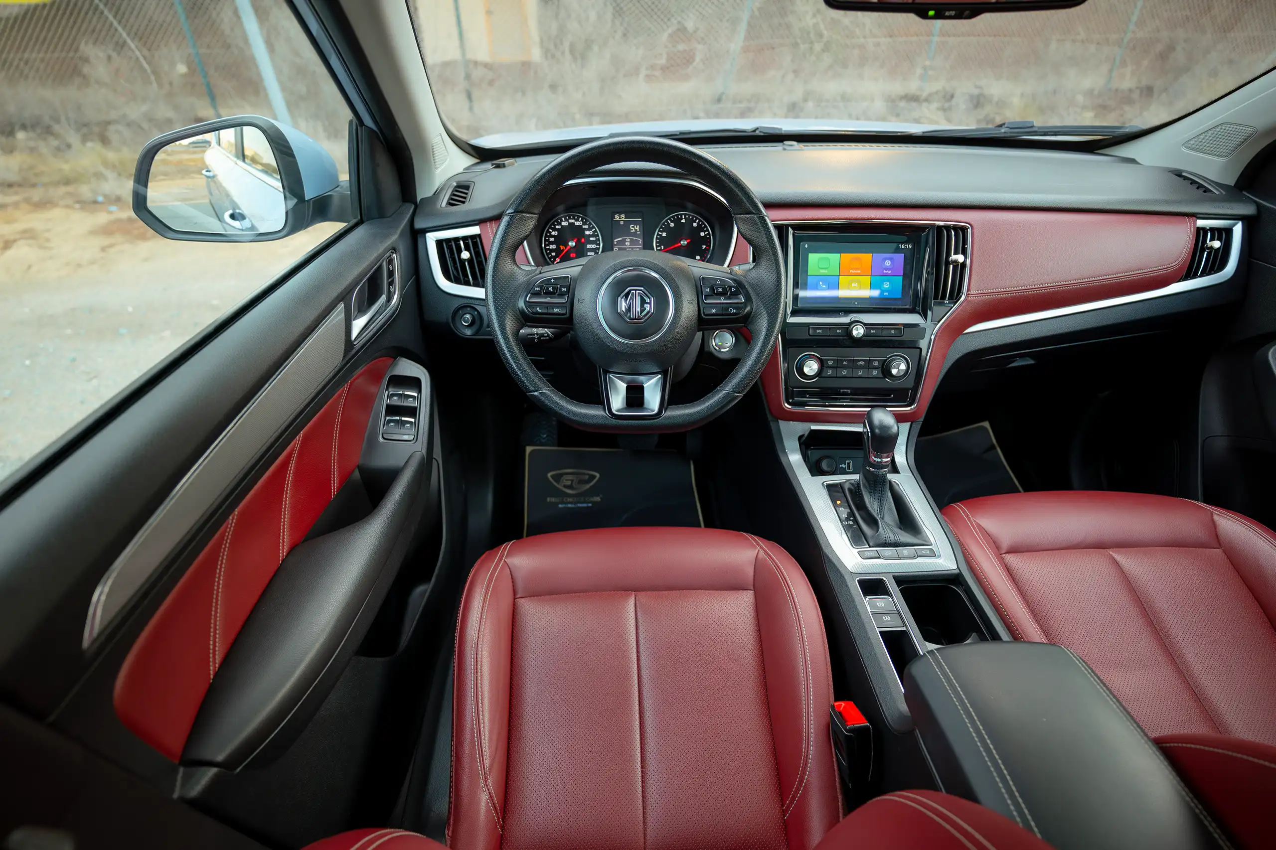 Used 2022 MG RX5 Luxury Silver – Steering Wheel & Instrument Cluster at First Choice Cars Sharjah