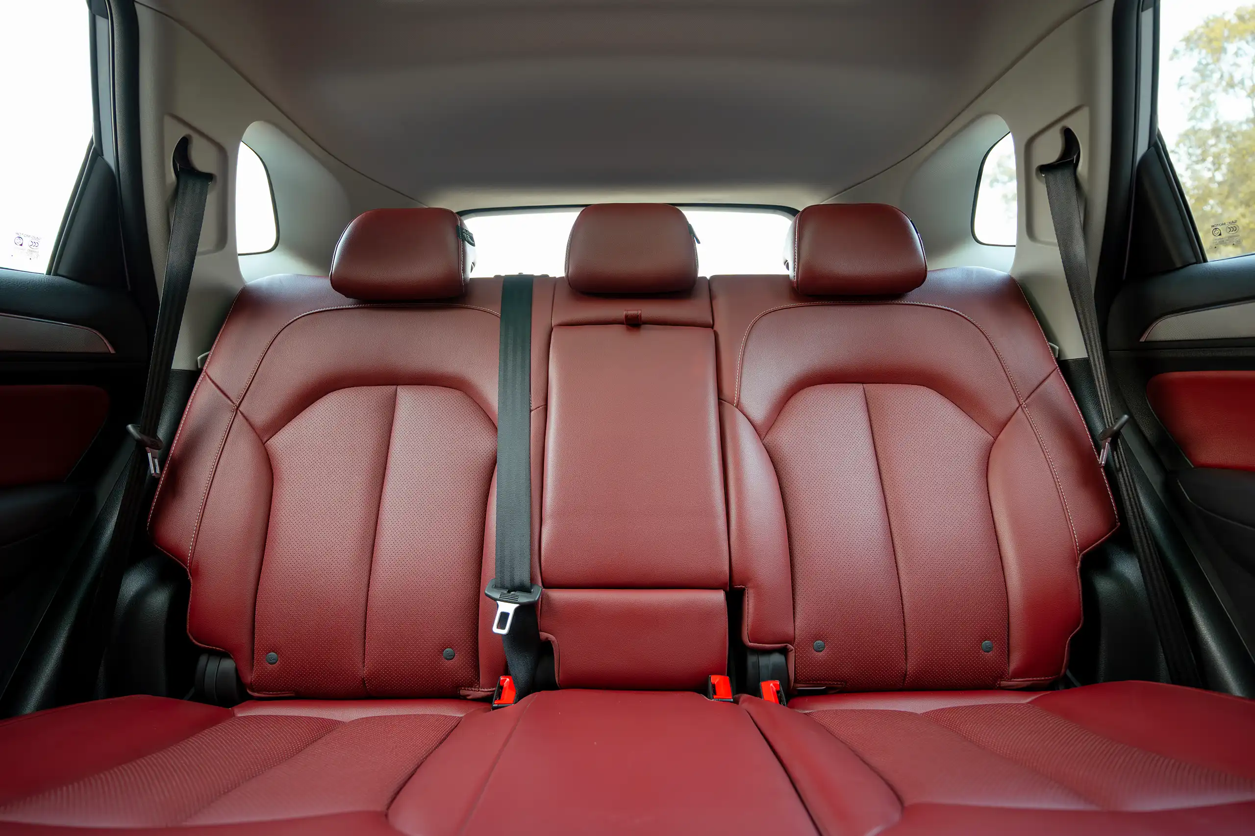 Used 2022 MG RX5 Luxury Silver – Rear Seat View at First Choice Cars Sharjah