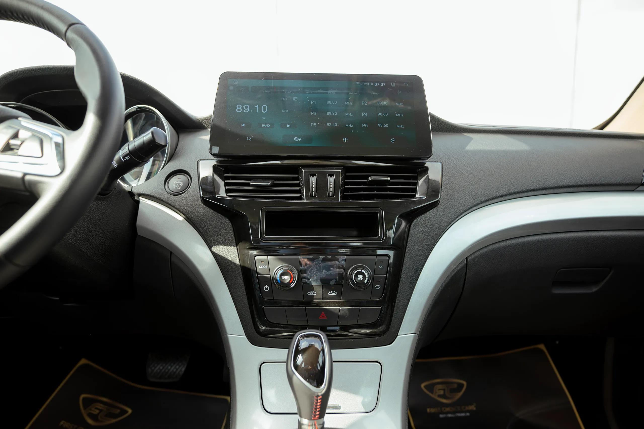 Used 2025 DongFeng RICH 6 Double Cabin White – Infotainment / Touchscreen System at First Choice Cars Sharjah