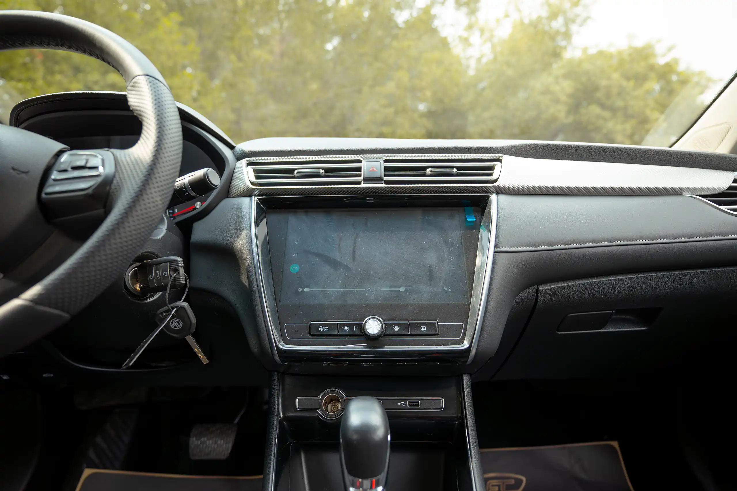 Used 2024 MG 5 Comfort White – Infotainment / Touchscreen System at First Choice Cars Sharjah