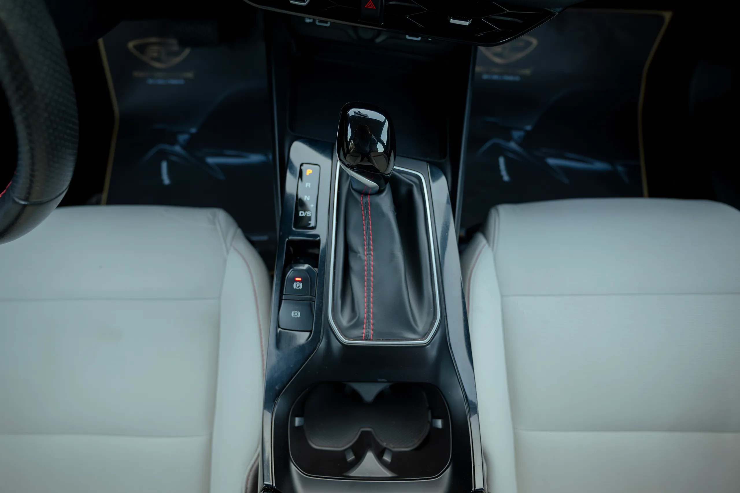 Used 2022 MG GT Comfort Black – Center Console & Gear Shifter at First Choice Cars Sharjah