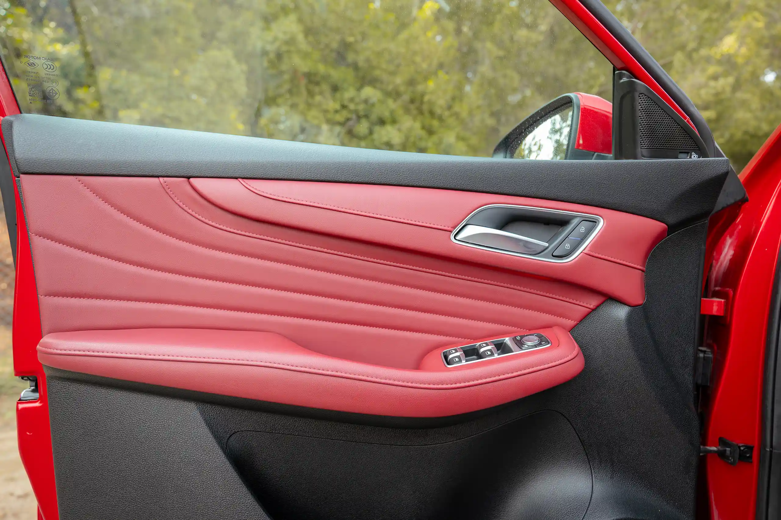 Used 2022 MG HS Luxury Red – Driver Door Panel Full View at First Choice Cars Sharjah