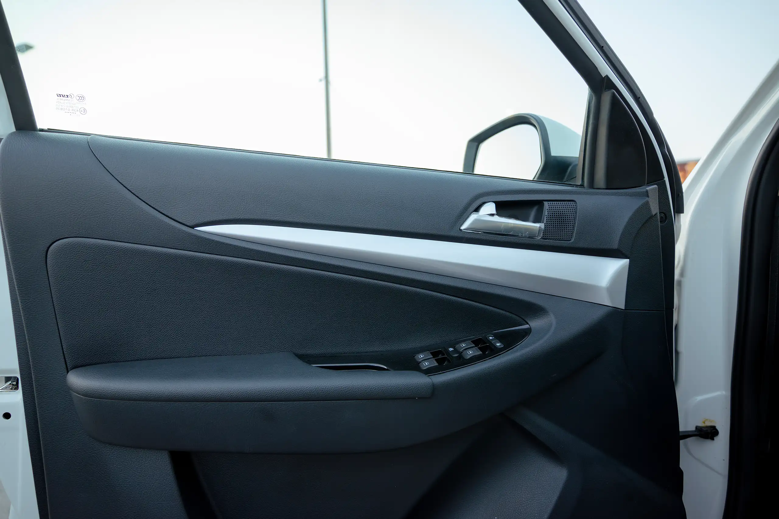 Used 2025 DongFeng RICH 6 Double Cabin White – Driver Door Panel Full View at First Choice Cars Sharjah